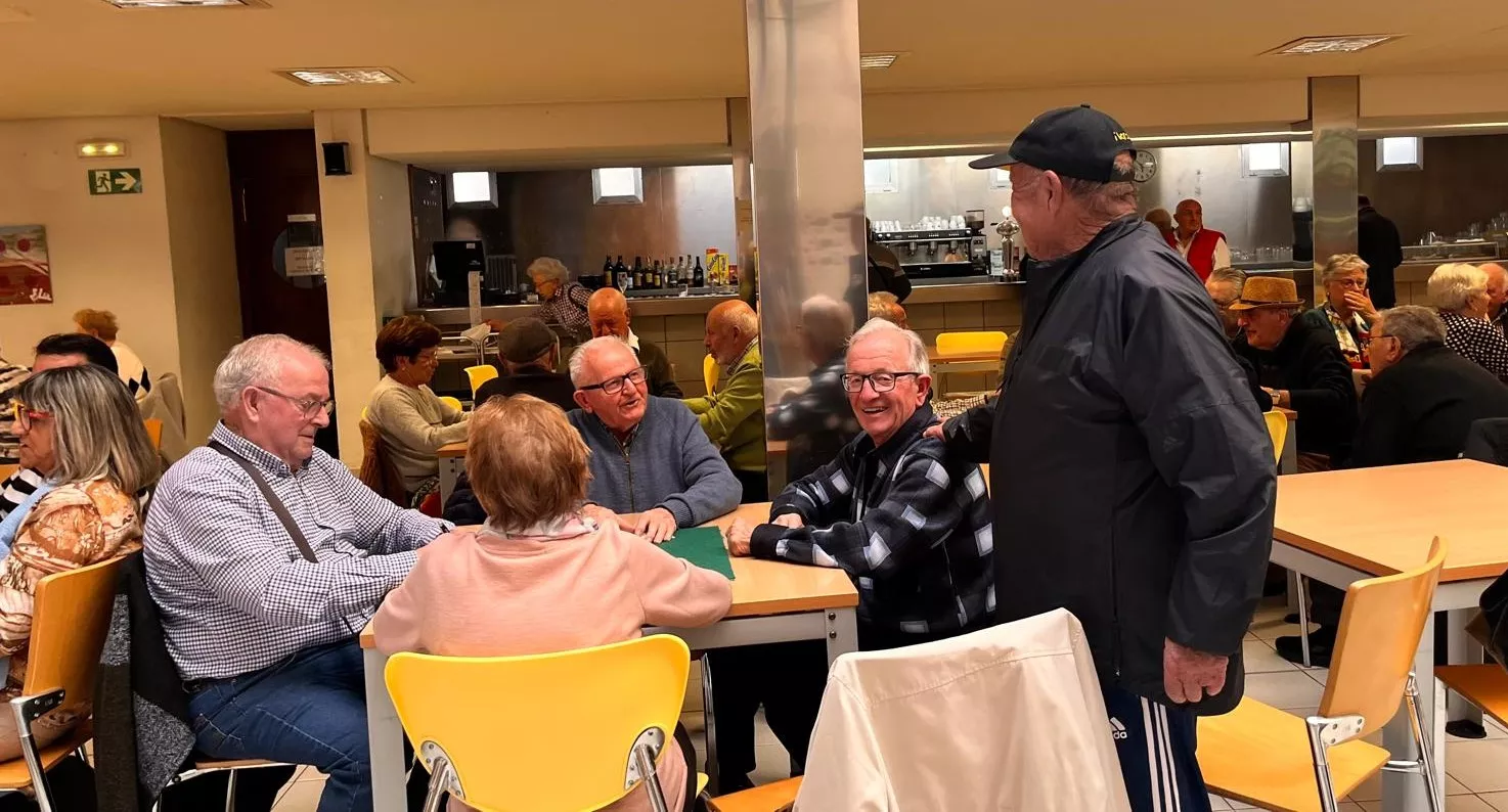 Hogar de Personas Mayores de Huesca el Día de San Jorge. Foto Mercedes Manterola