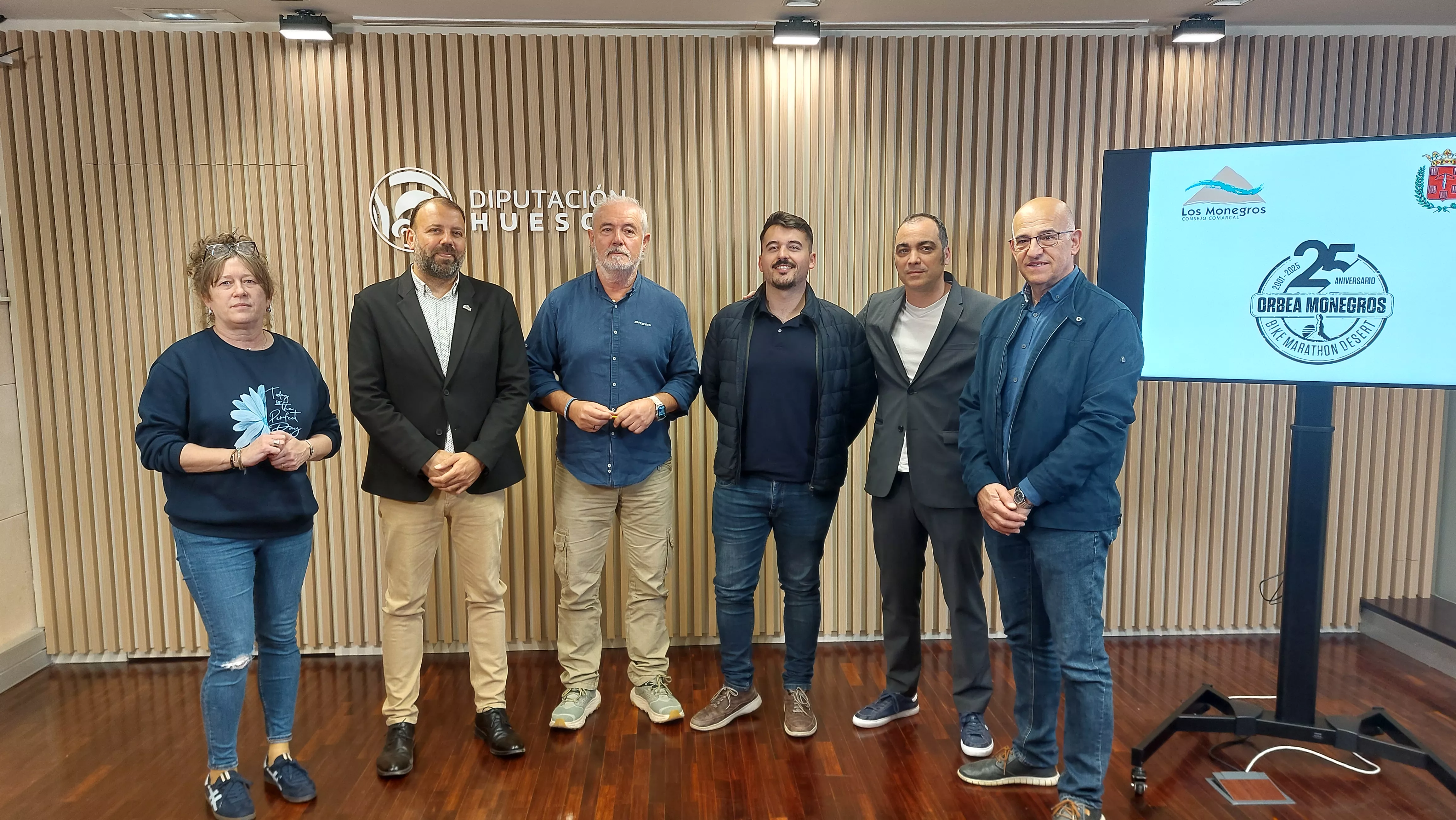 Carmen Soto, Pedro Loscertales, Juan Carlos Nájera, Mascún Ariste, Carlos Sampériz y Francisco Villellas en la presentación de la Orbea Monegros