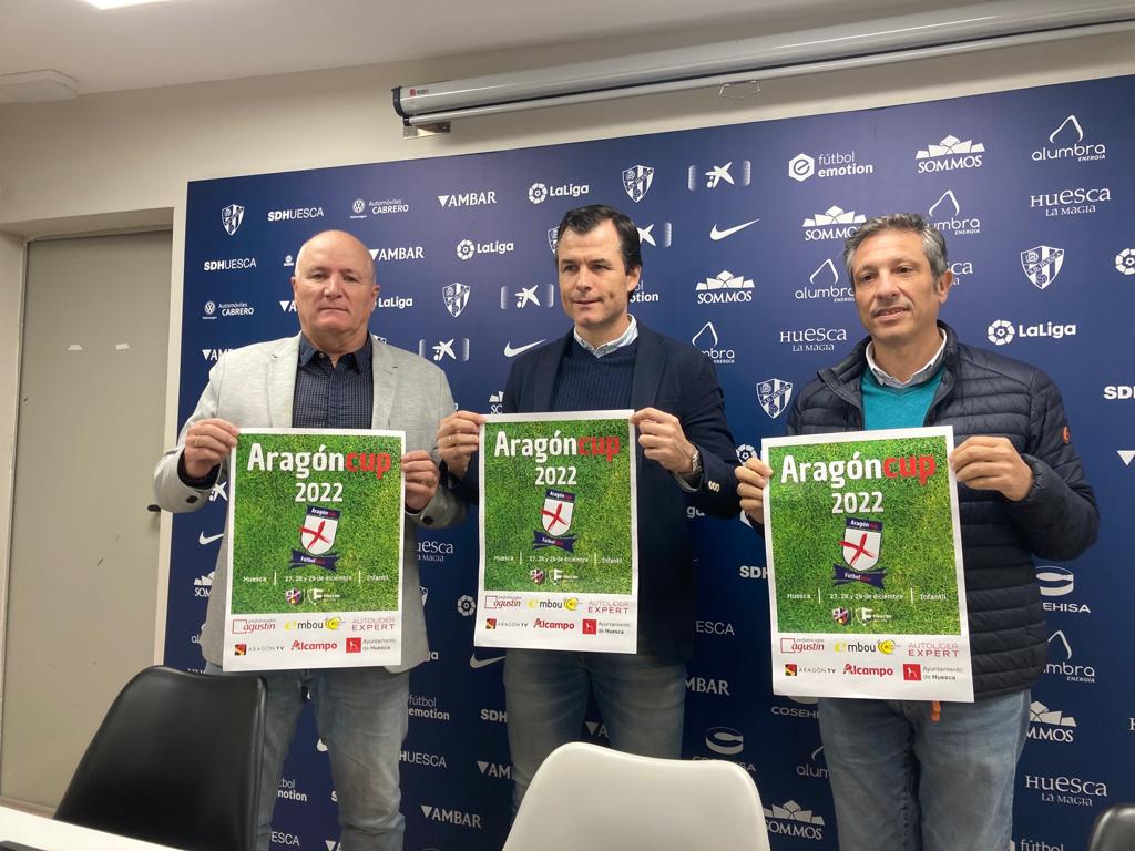 Cuco, Juanjo Camacho y Pedro Hernández presentan la Aragón Cup. Foto: Adrián Mora