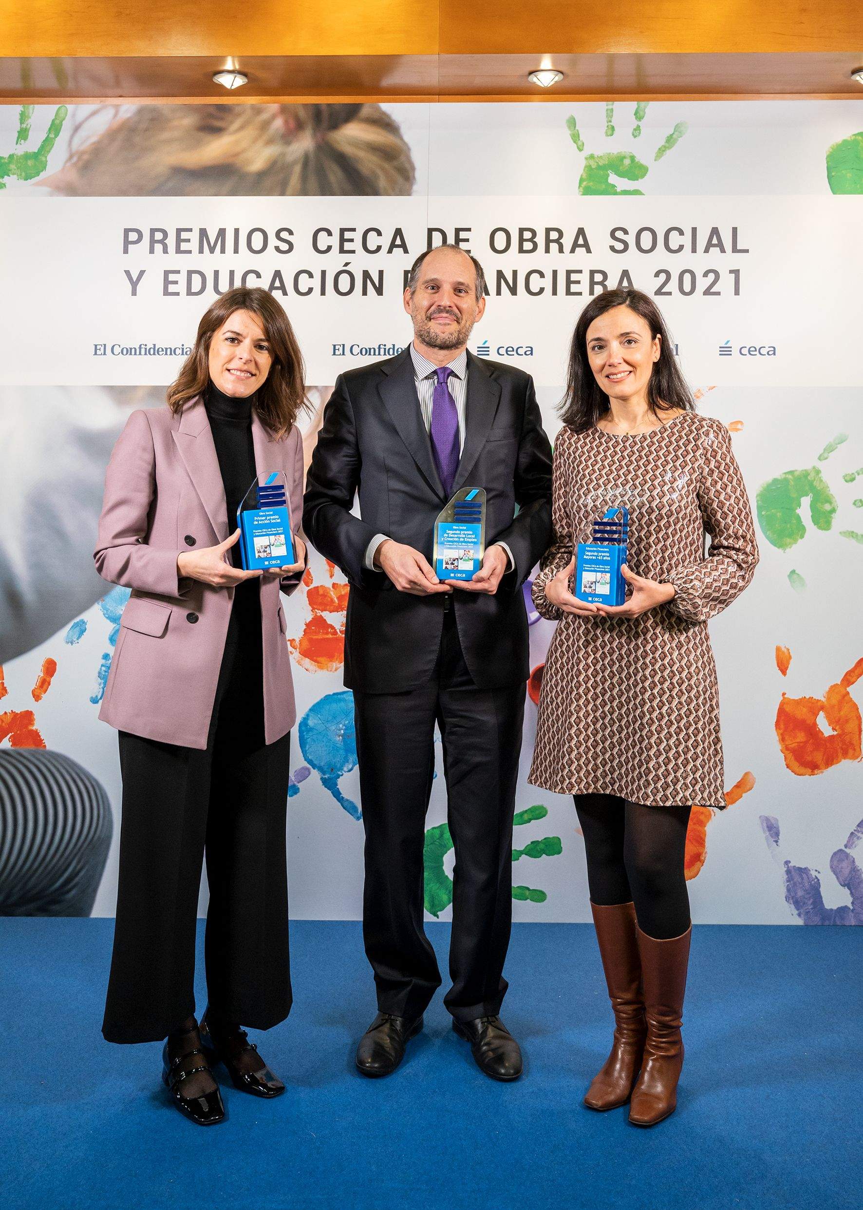 Inés González, Íñigo Aguirre y Carmen Campos, representantes de Fundación Ibercaja en los Premios Ceca.