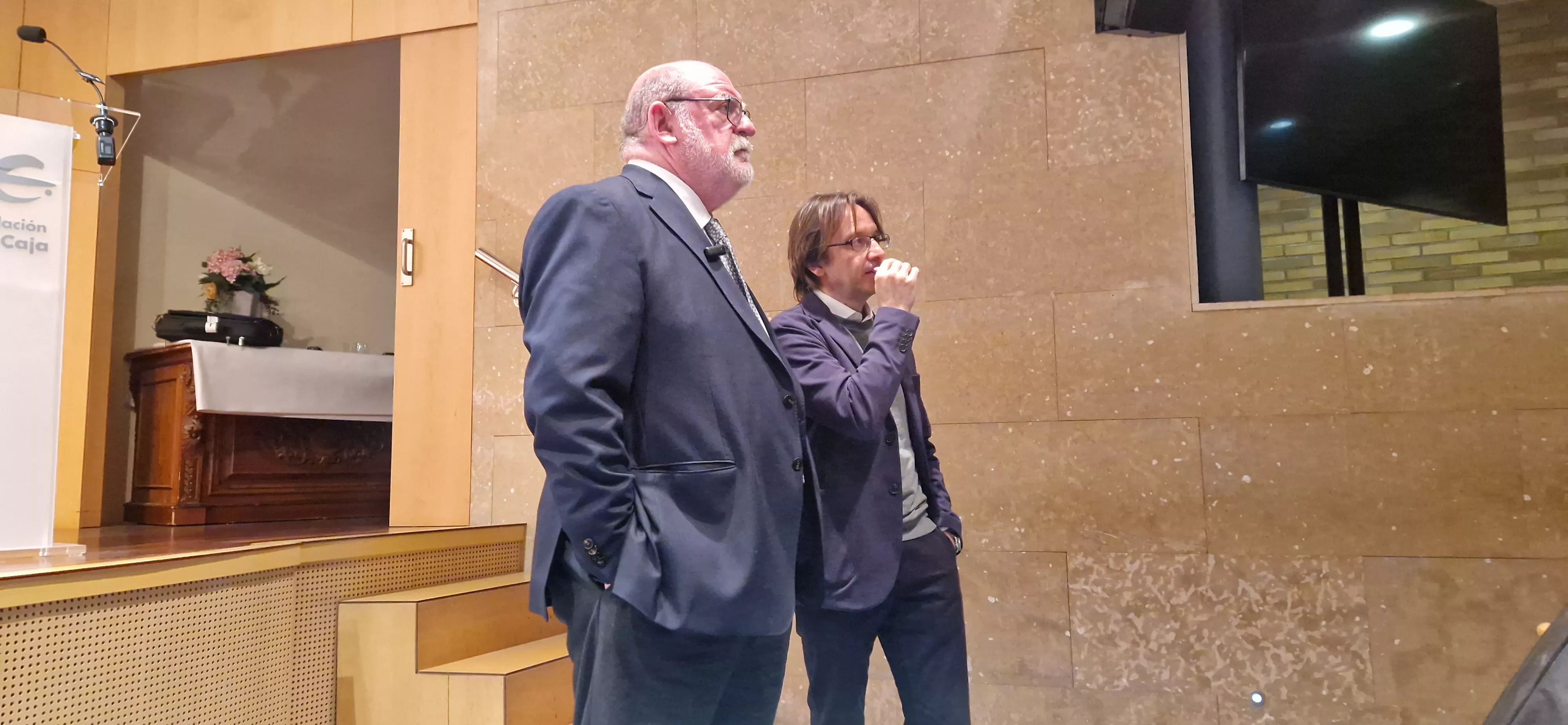 El doctor Antonio Bulbena y Javier Olivera. Foto Myriam Martínez