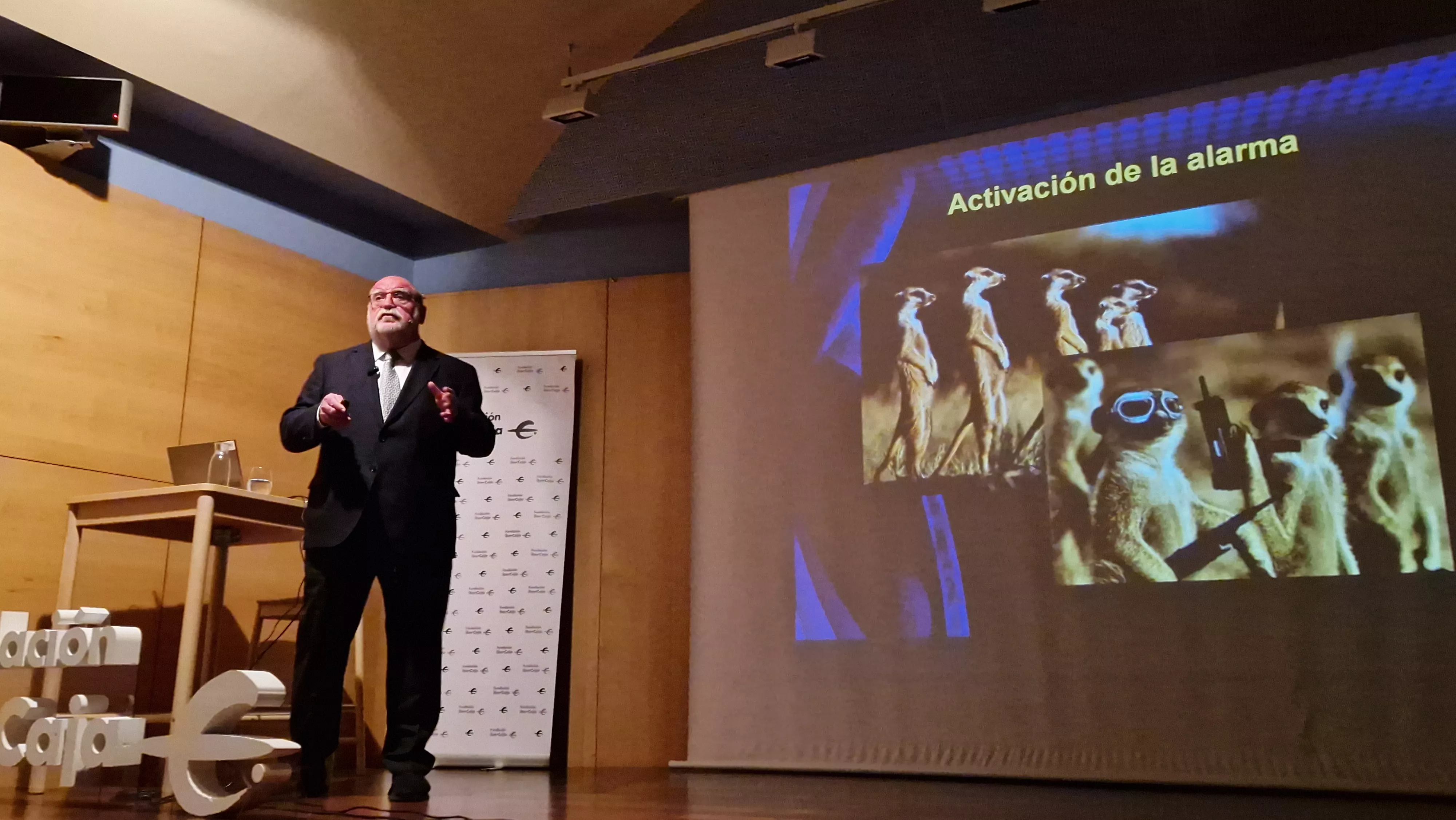 El doctor Antonio Bulbena en la Fundación Ibercaja Huesca. Foto Myriam Martínez