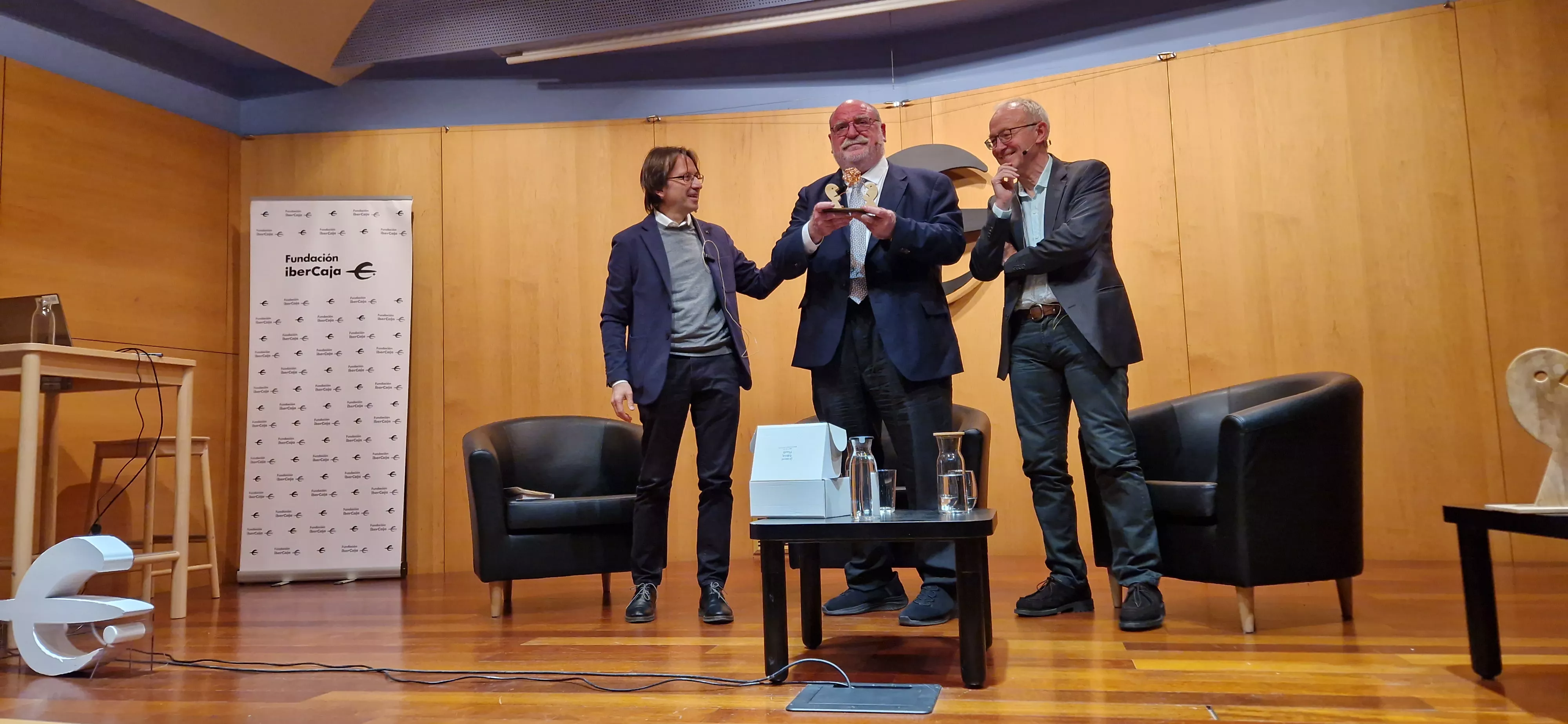 Javier Olivera, Antonio Bulbena y Carmelo Pelegrín. Foto Myriam Martínez