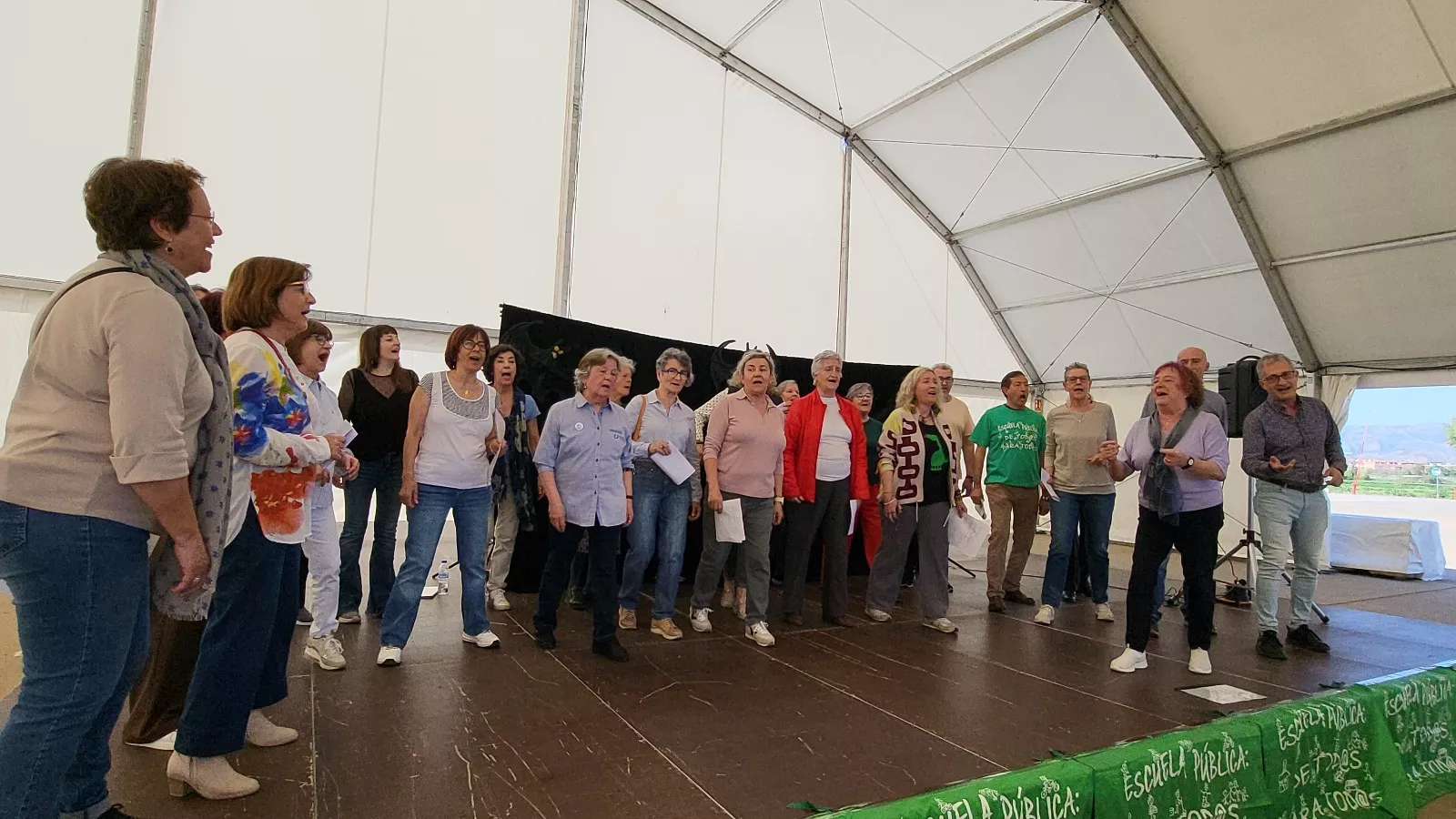  Fiesta de Primavera de la Plataforma por la Escuela Pública de Huesca. Foto Mercedes Manterola 
