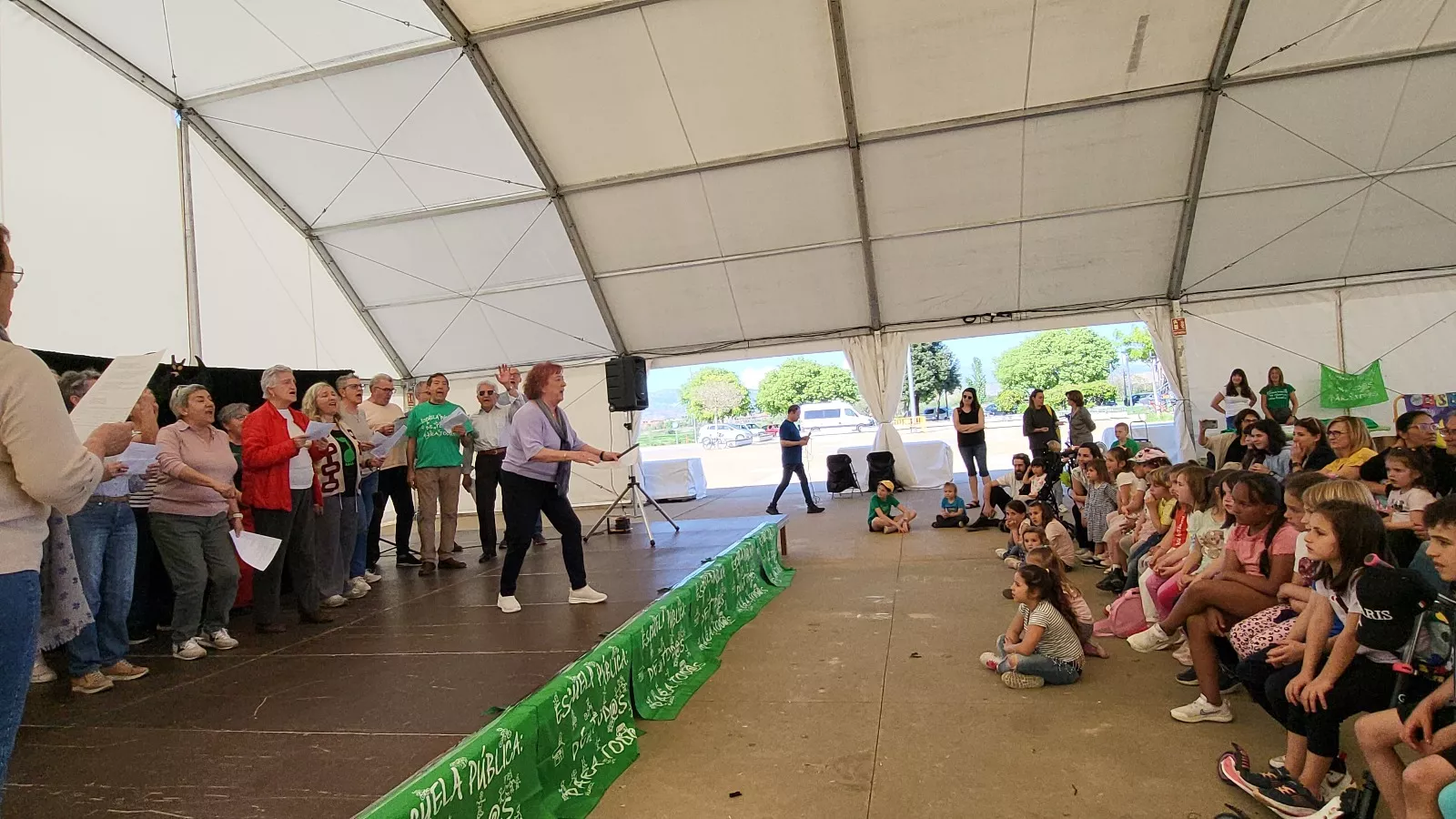  Fiesta de Primavera de la Plataforma por la Escuela Pública de Huesca. Foto Mercedes Manterola