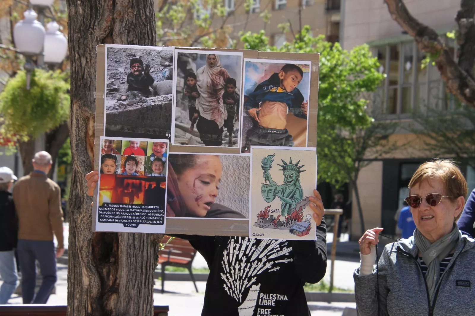 Nueva concentración a favor de Palestina en Huesca. Foto Carlos Neofato