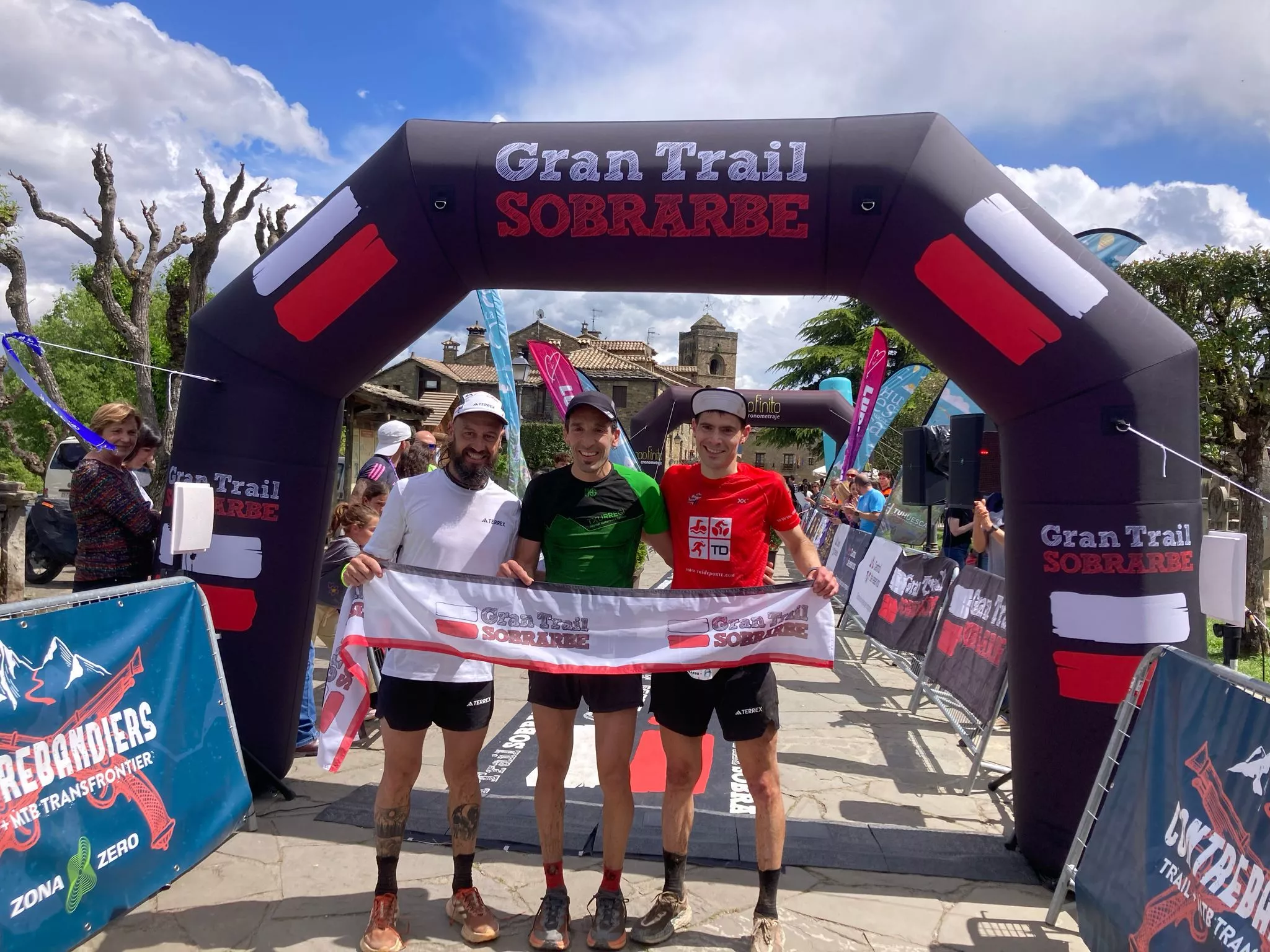 Carlos Ciprés gana la Gran Trail Sobrarbe.