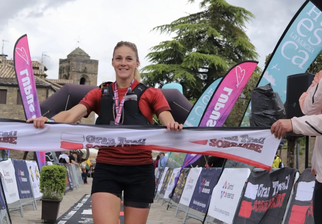 La francesa Blandine Wattigny entra en meta.