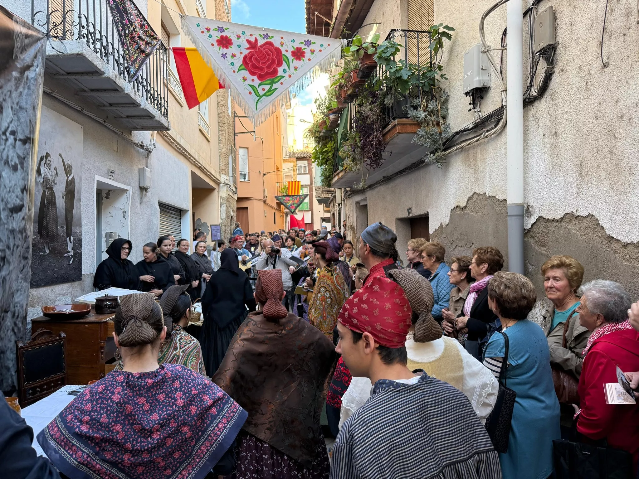 Jornada de estampas típicas previa al Día de la Faldeta en Fraga.