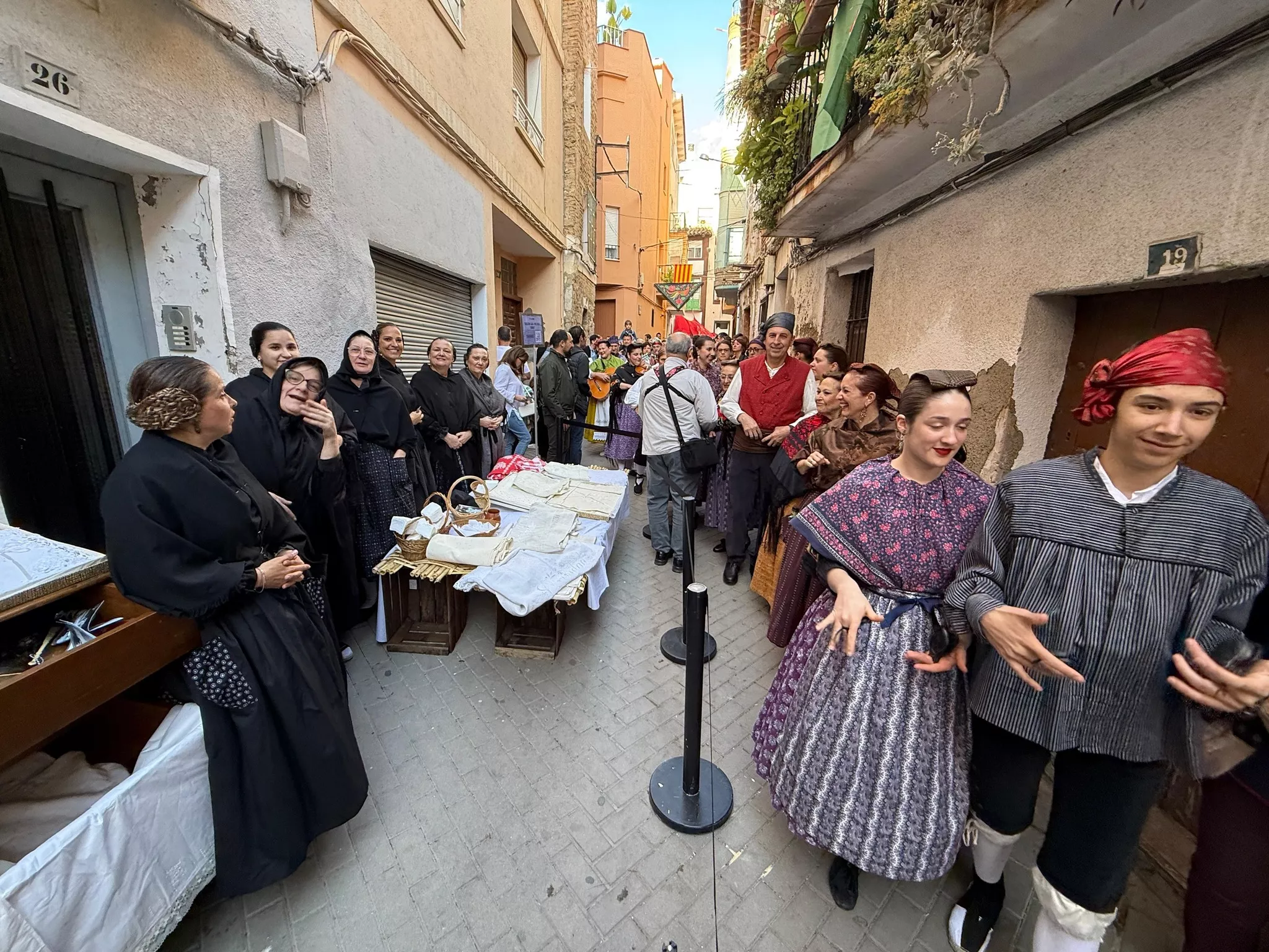 Jornada de estampas típicas previa al Día de la Faldeta en Fraga.