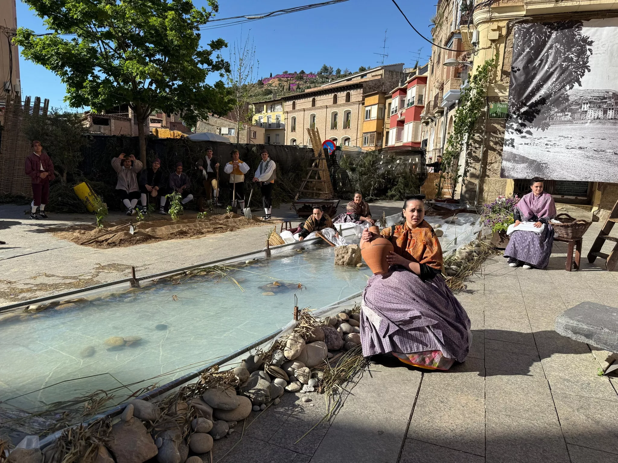 Jornada de estampas típicas previa al Día de la Faldeta en Fraga.