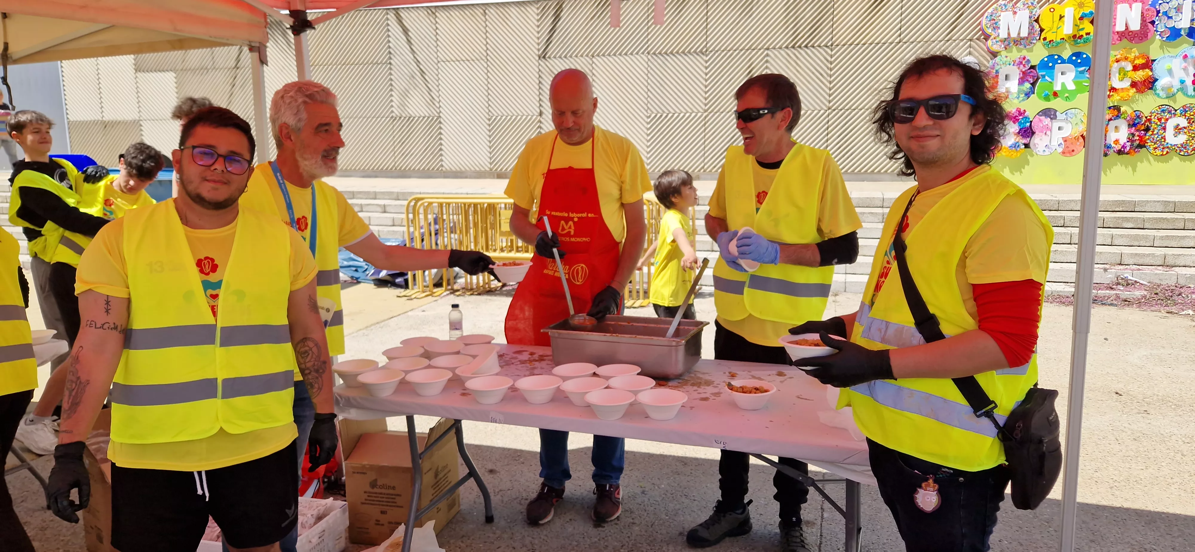 Comida de la 13 Marcha Aspace Huesca. Foto Myriam Martínez 
