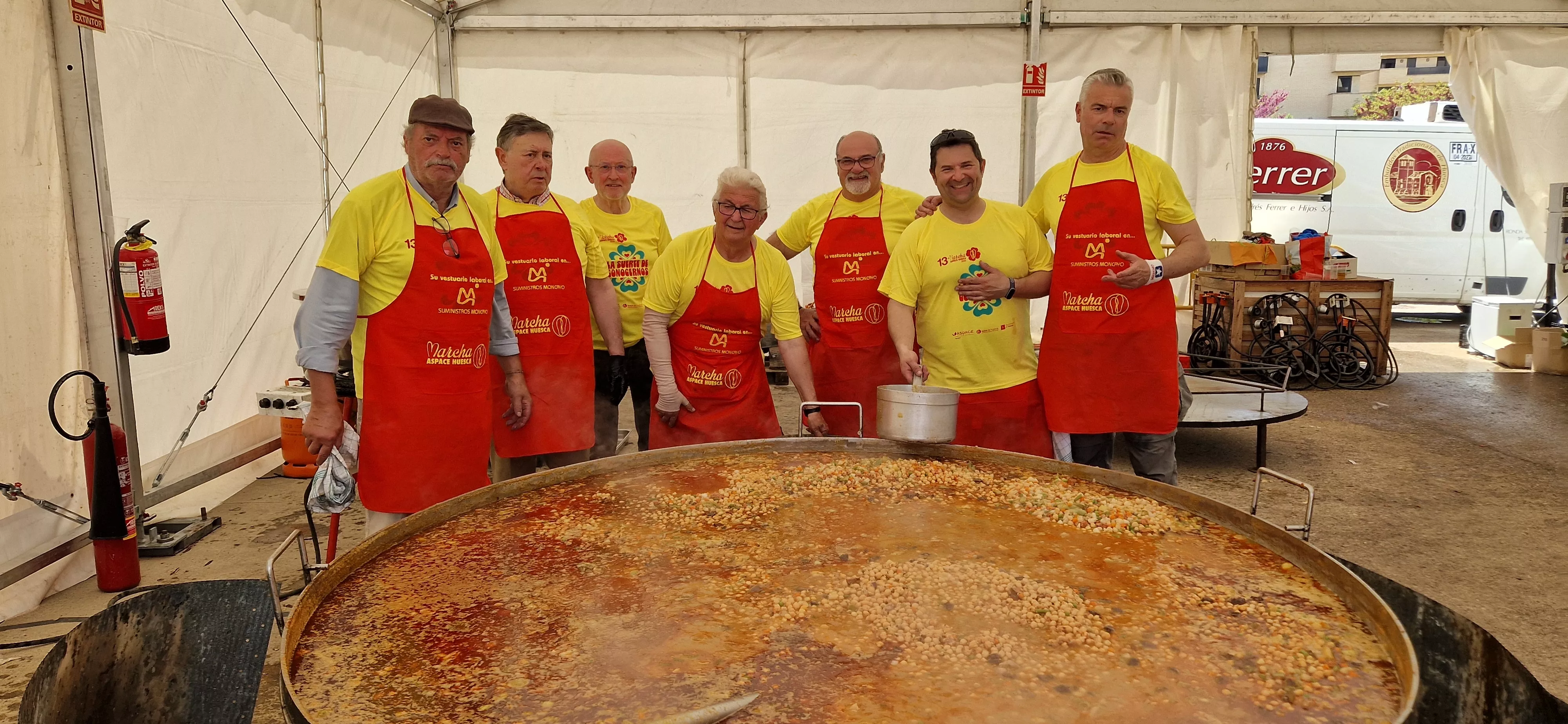 Comida de la 13 Marcha Aspace Huesca. Foto Myriam Martínez