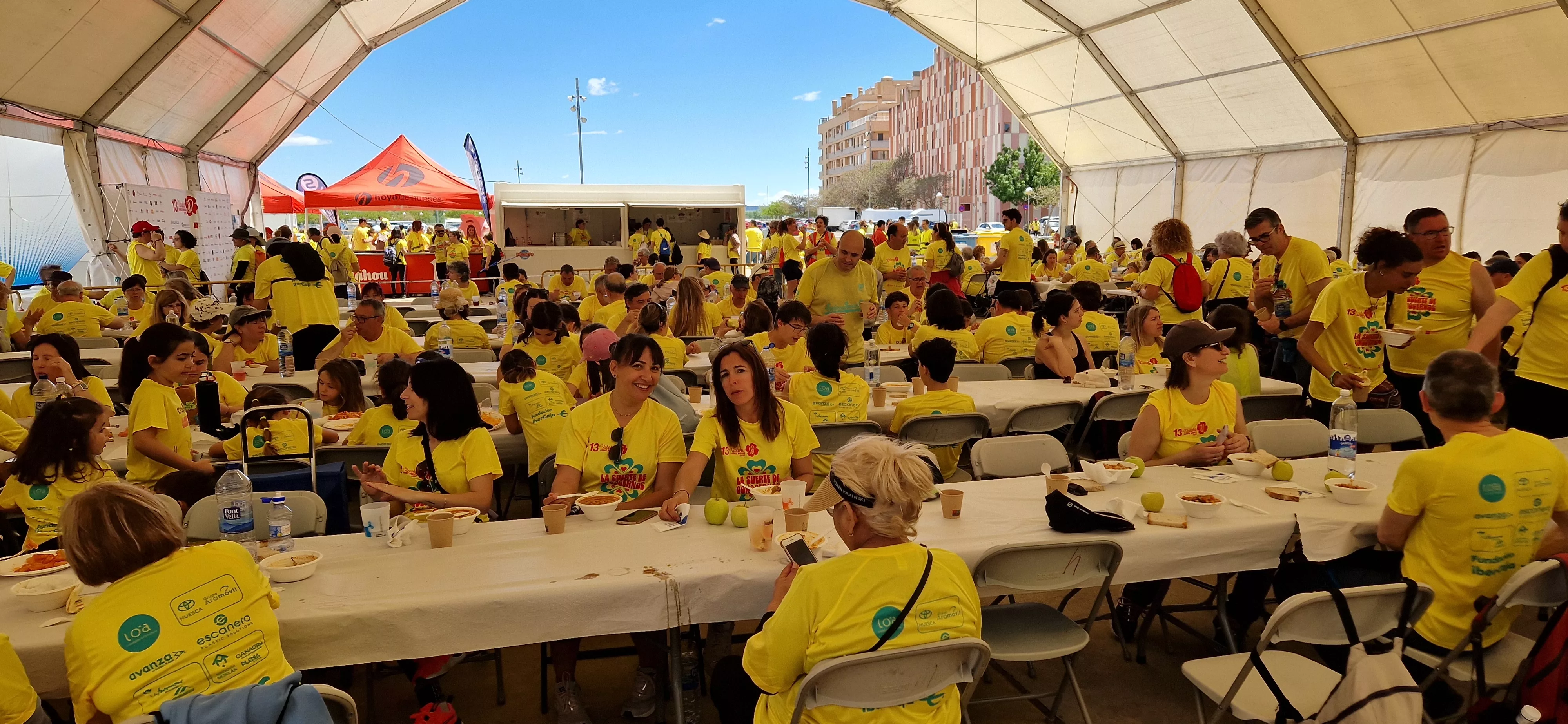 Comida de la 13 Marcha Aspace Huesca. Foto Myriam Martínez 