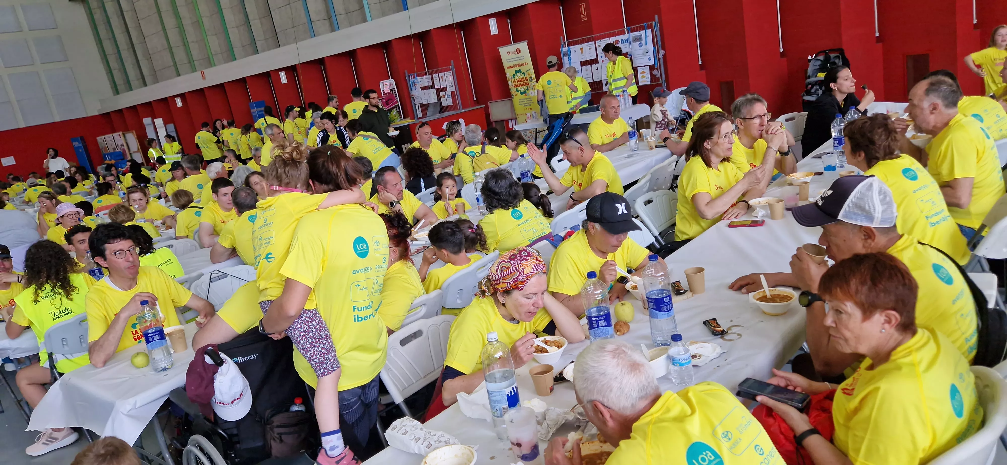 Comida de la 13 Marcha Aspace Huesca. Foto Myriam Martínez 