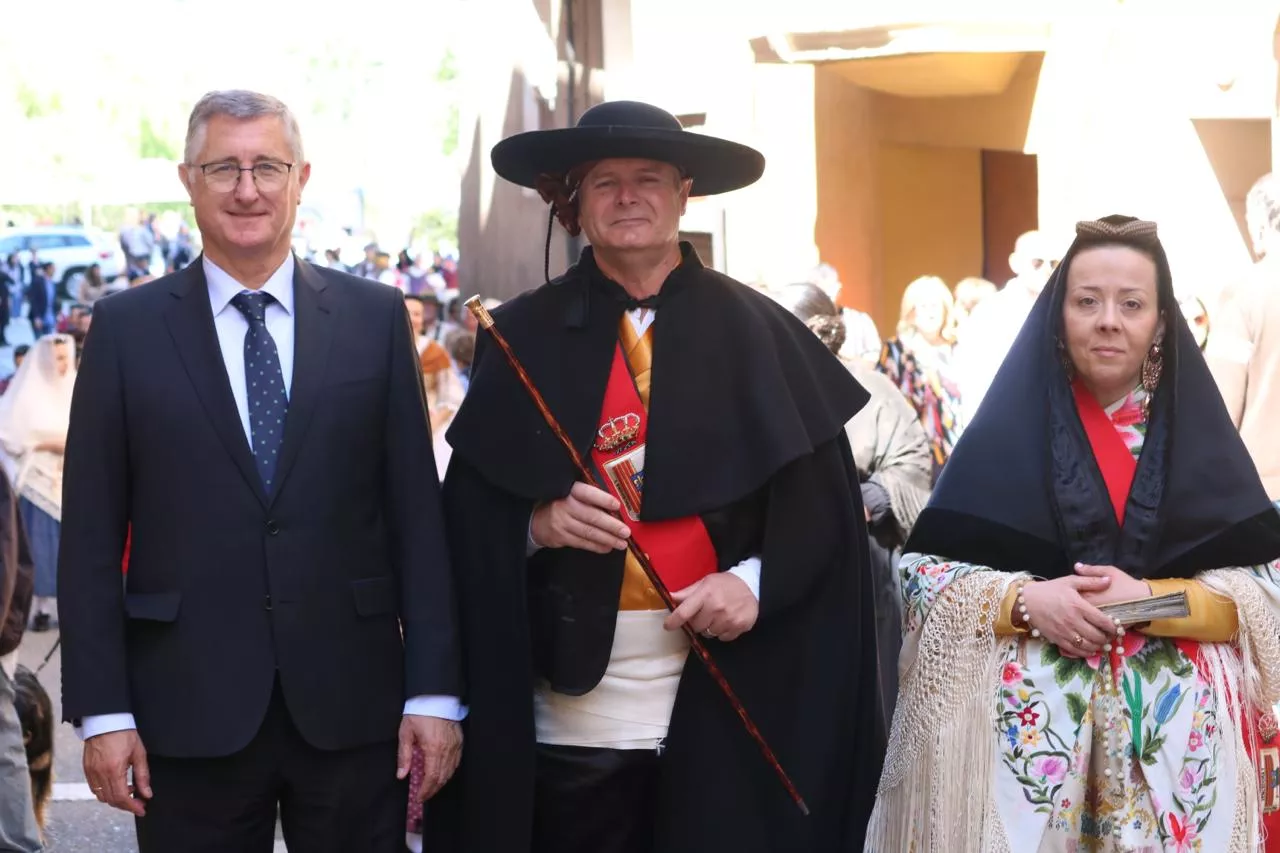 Día de la Faldeta en Fraga con 2.000 fragatinos en el desfile