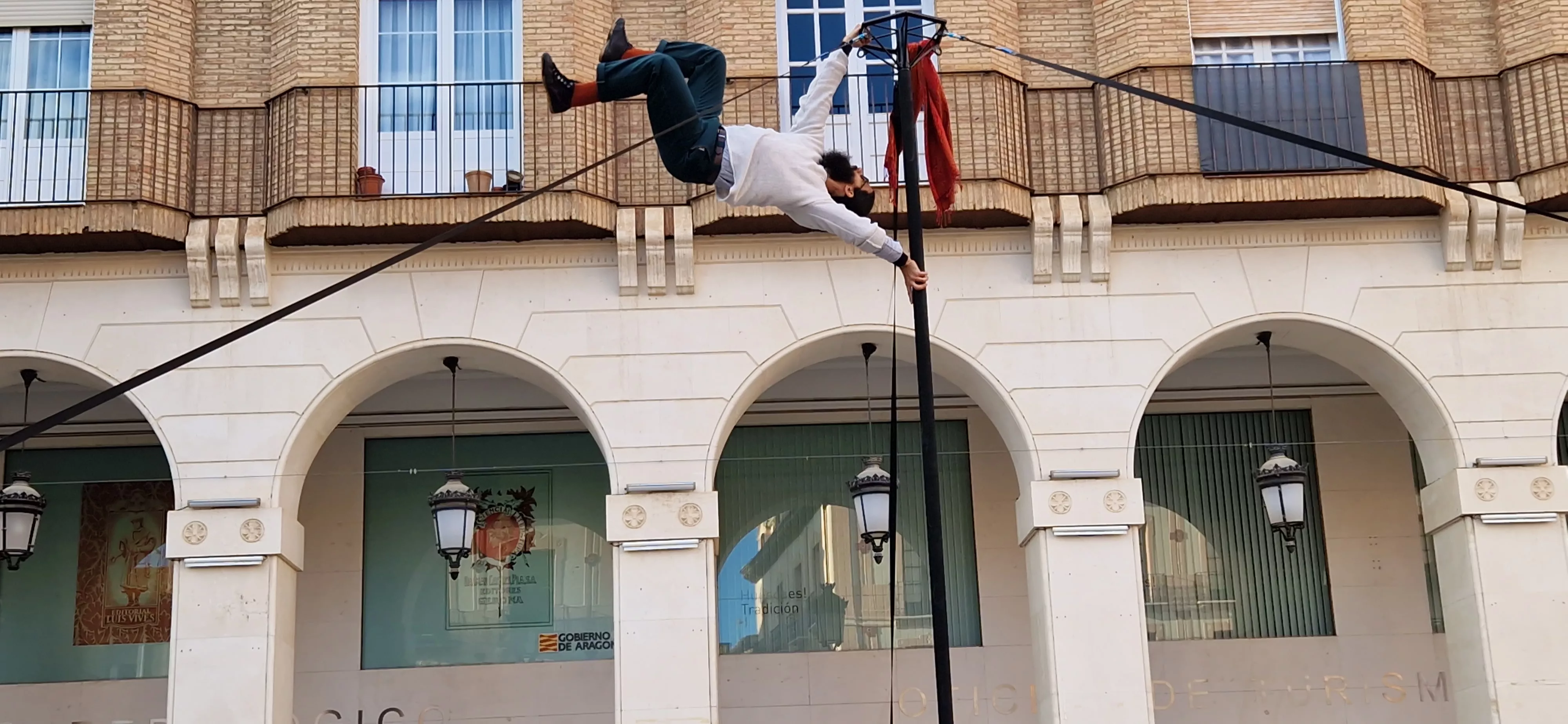Festival de circo “Caminando por las nubes” en la plaza López Allué de Huesca. Foto Myriam Martínez