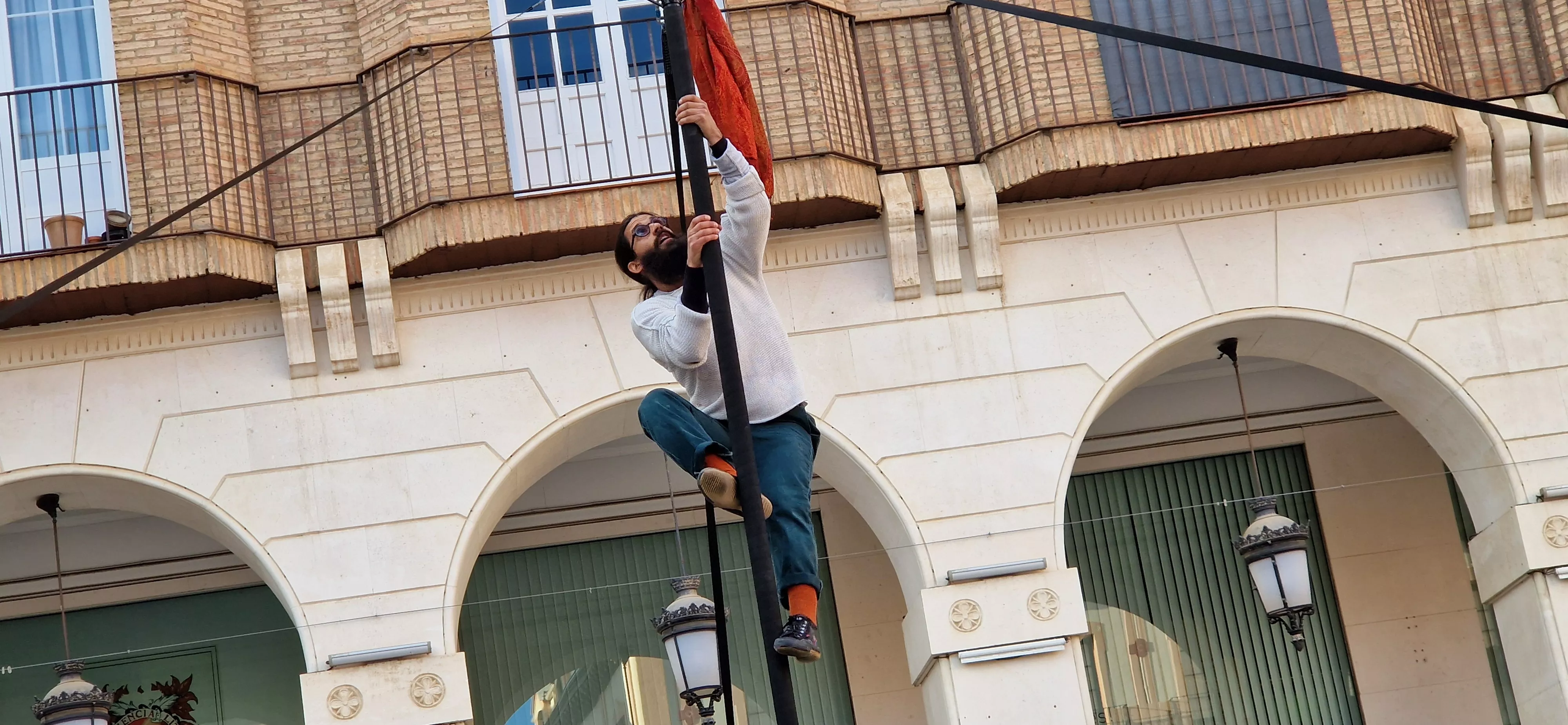 Festival de circo “Caminando por las nubes” en la plaza López Allué de Huesca. Foto Myriam Martínez