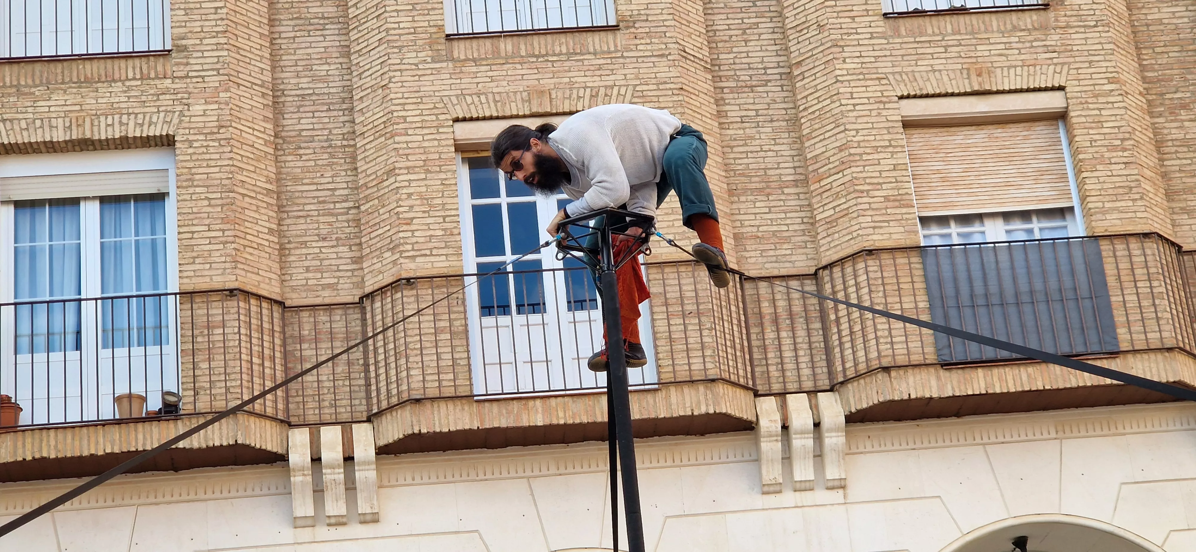 Festival de circo “Caminando por las nubes” en la plaza López Allué de Huesca. Foto Myriam Martínez