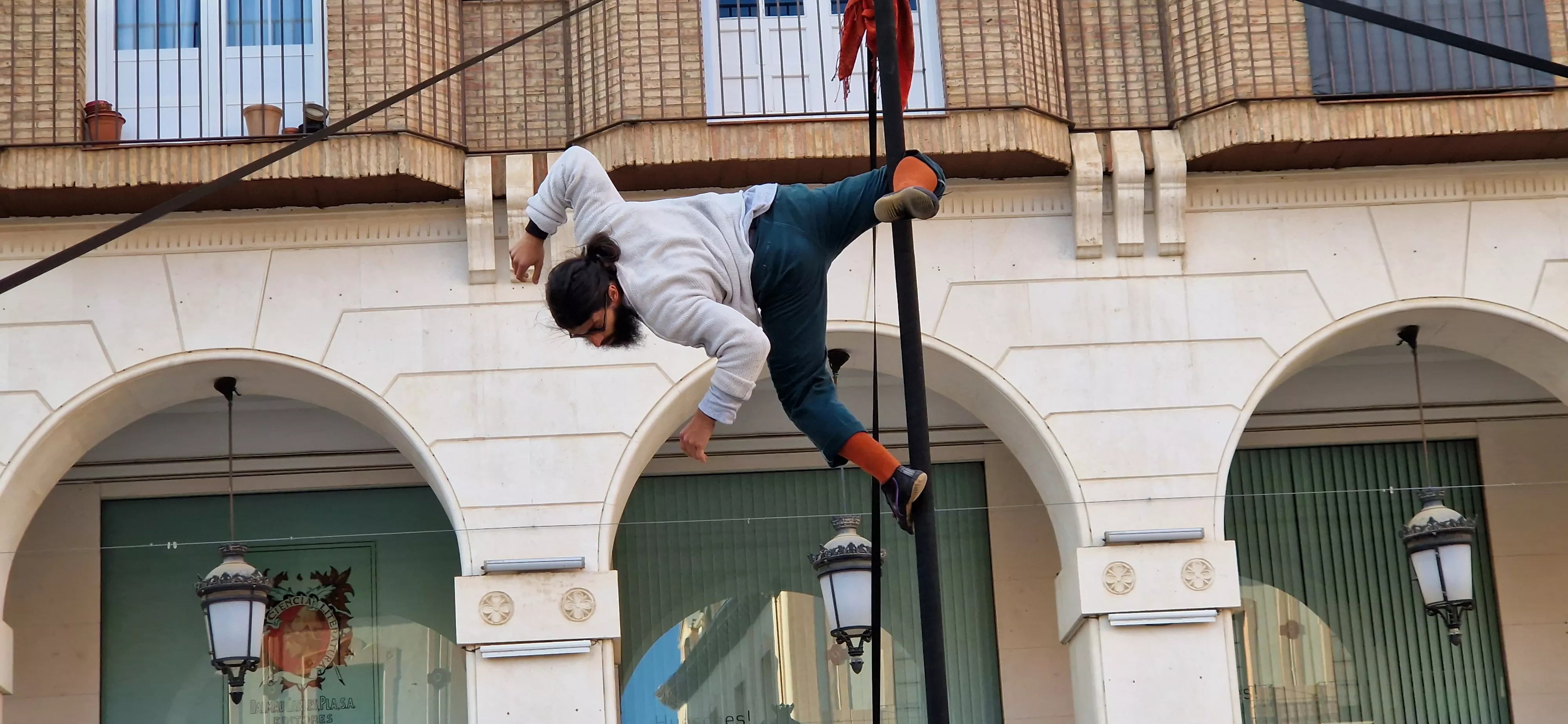 Festival de circo “Caminando por las nubes” en la plaza López Allué de Huesca. Foto Myriam Martínez