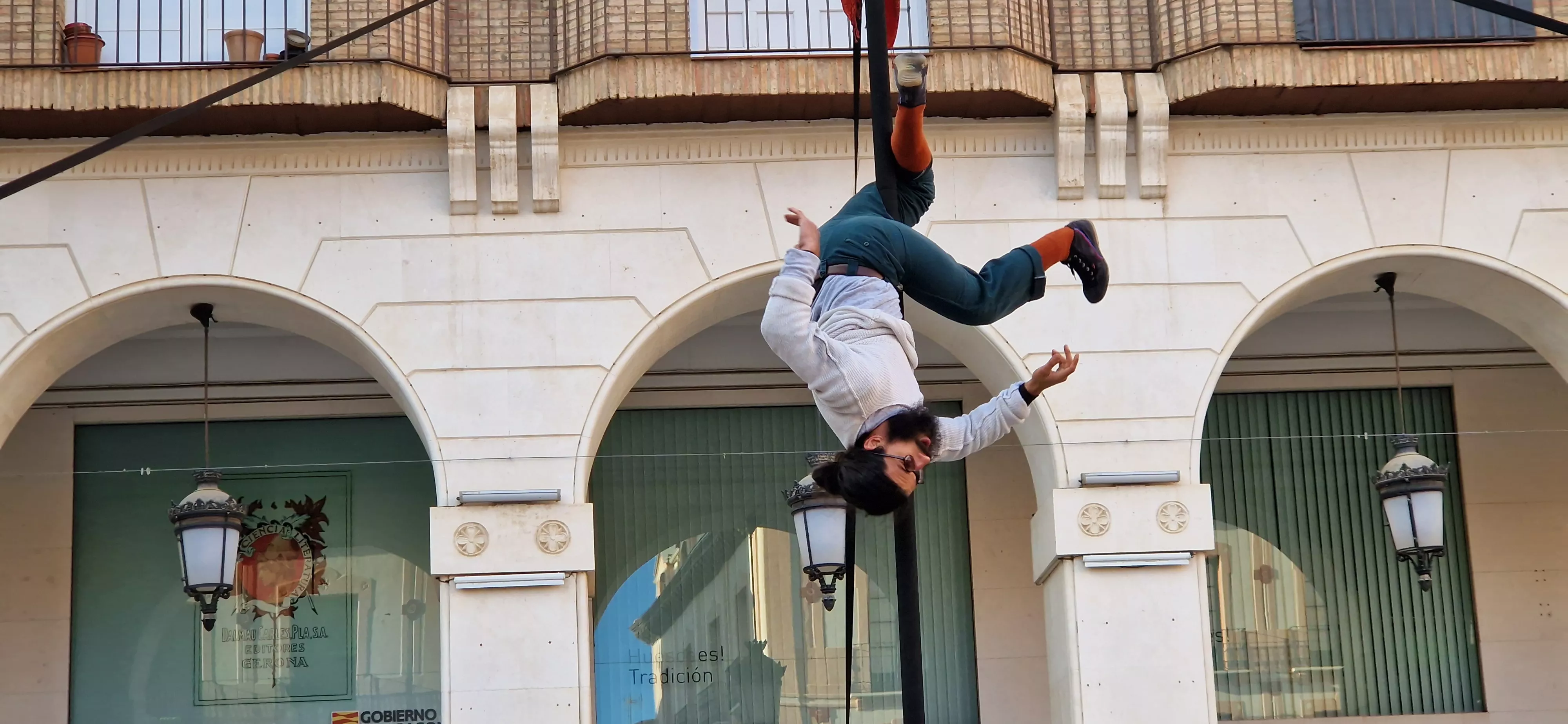 Festival de circo “Caminando por las nubes” en la plaza López Allué de Huesca. Foto Myriam Martínez
