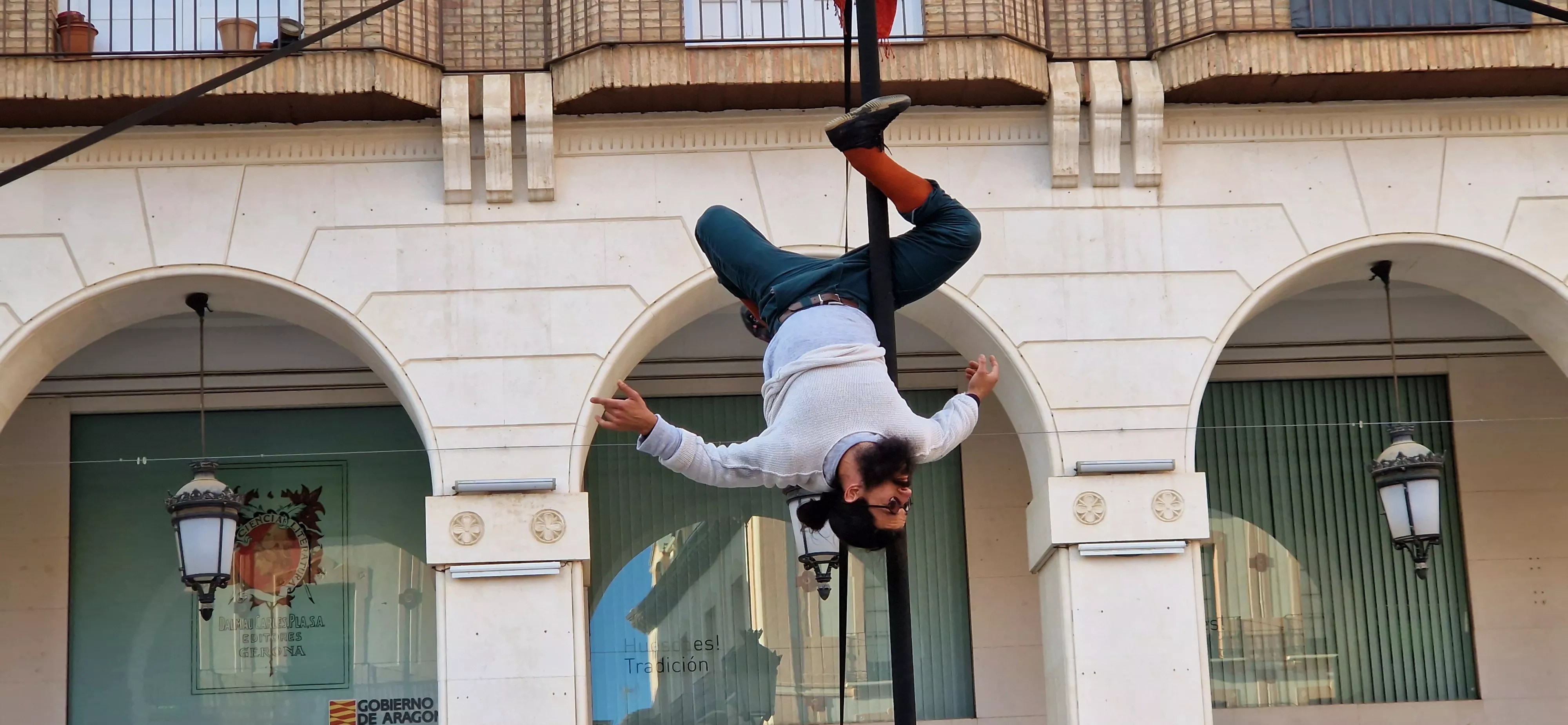 Festival de circo “Caminando por las nubes” en la plaza López Allué de Huesca. Foto Myriam Martínez