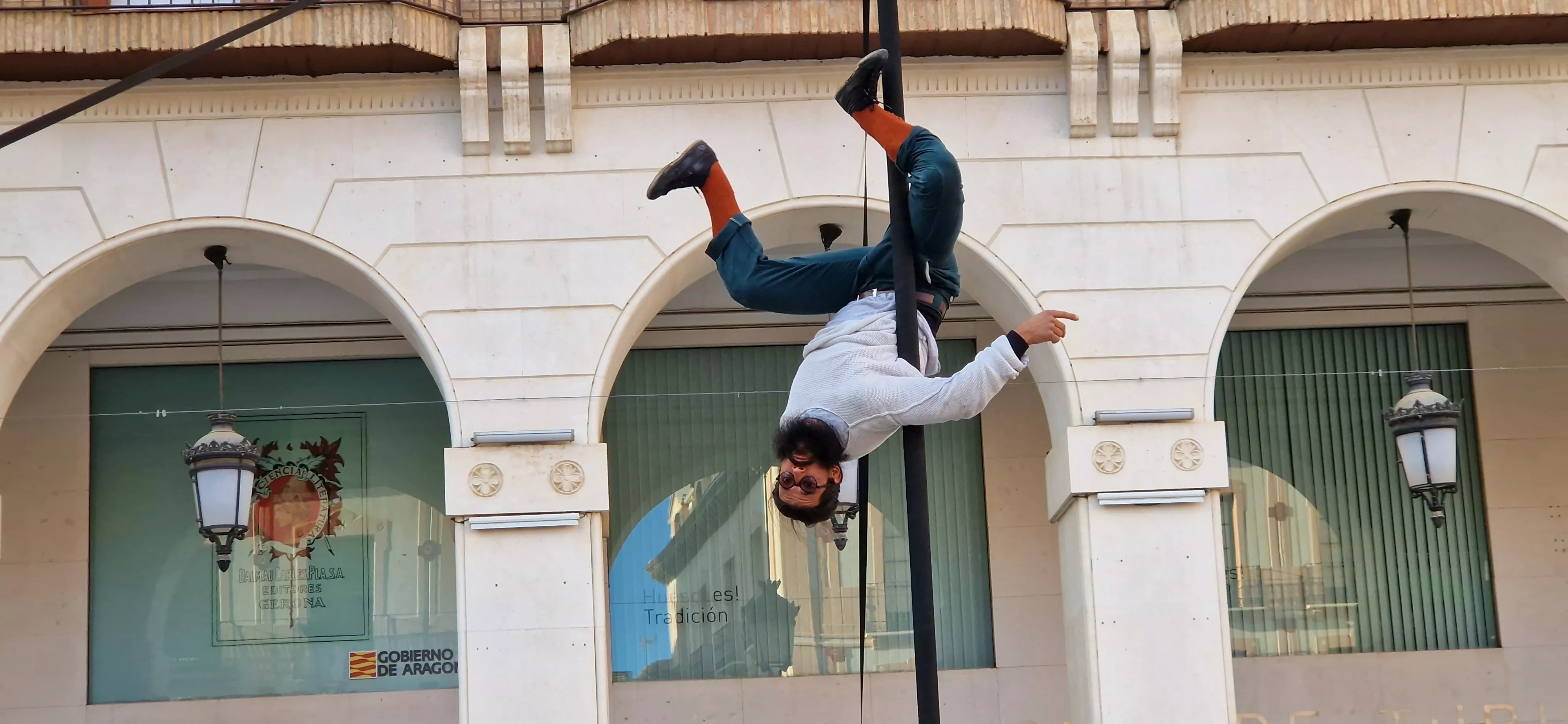 Festival de circo “Caminando por las nubes” en la plaza López Allué de Huesca. Foto Myriam Martínez
