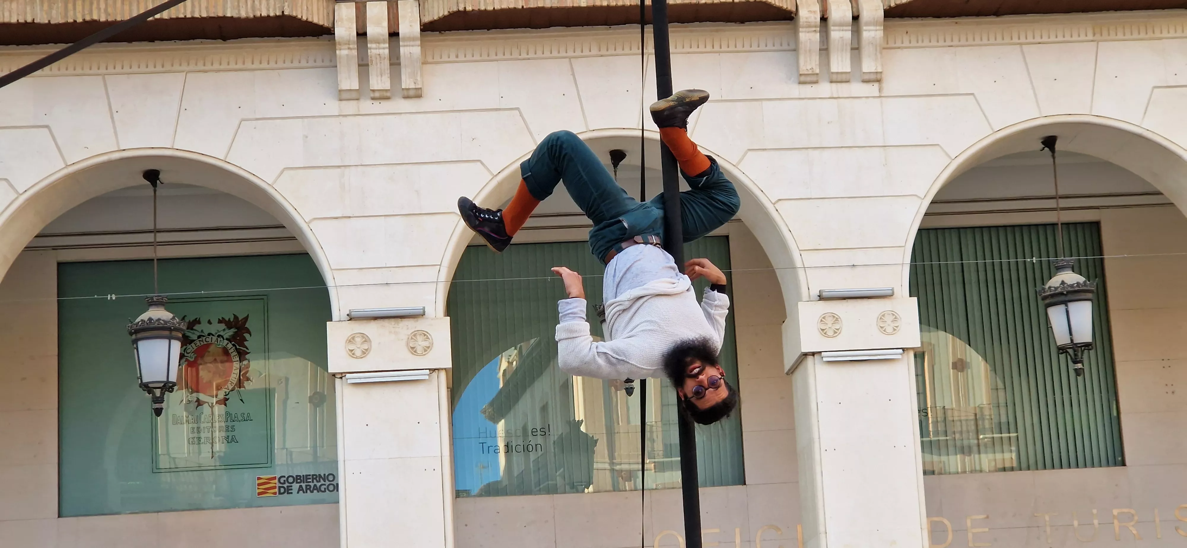 Festival de circo “Caminando por las nubes” en la plaza López Allué de Huesca. Foto Myriam Martínez