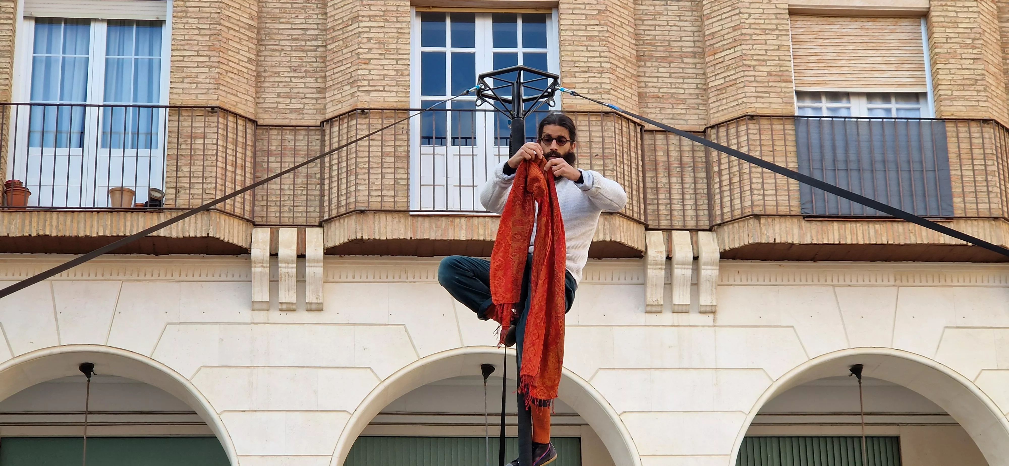 Festival de circo “Caminando por las nubes” en la plaza López Allué de Huesca. Foto Myriam Martínez