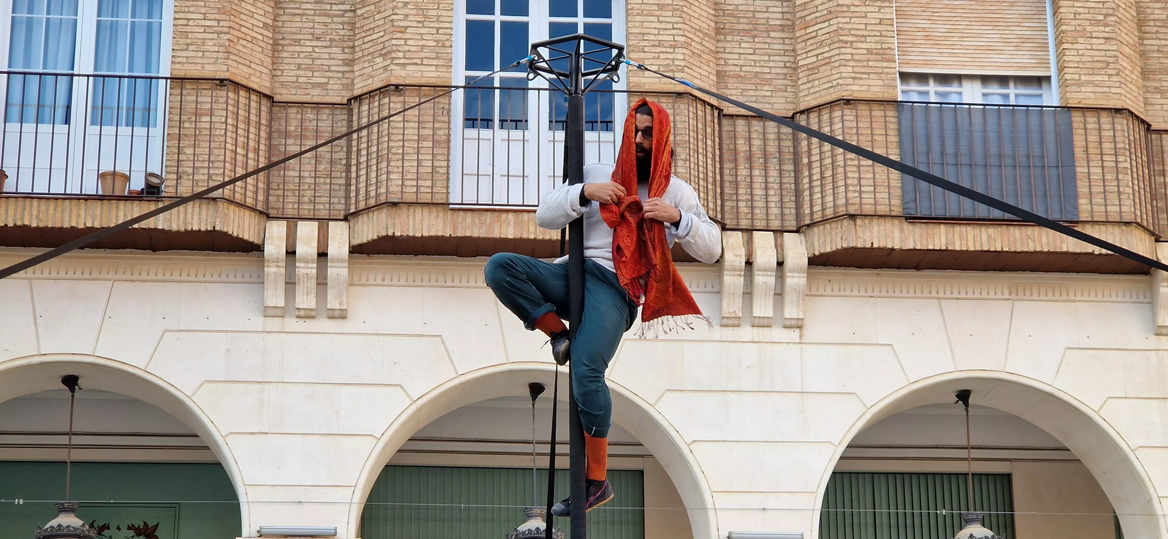 Festival de circo “Caminando por las nubes” en la plaza López Allué de Huesca. Foto Myriam Martínez