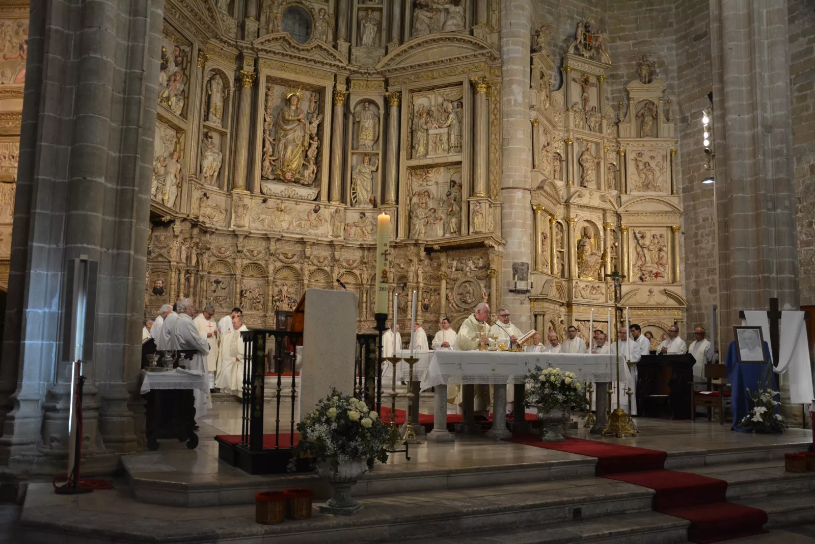 El obispo Ángel Pérez en el funeral por el Papa Francisco