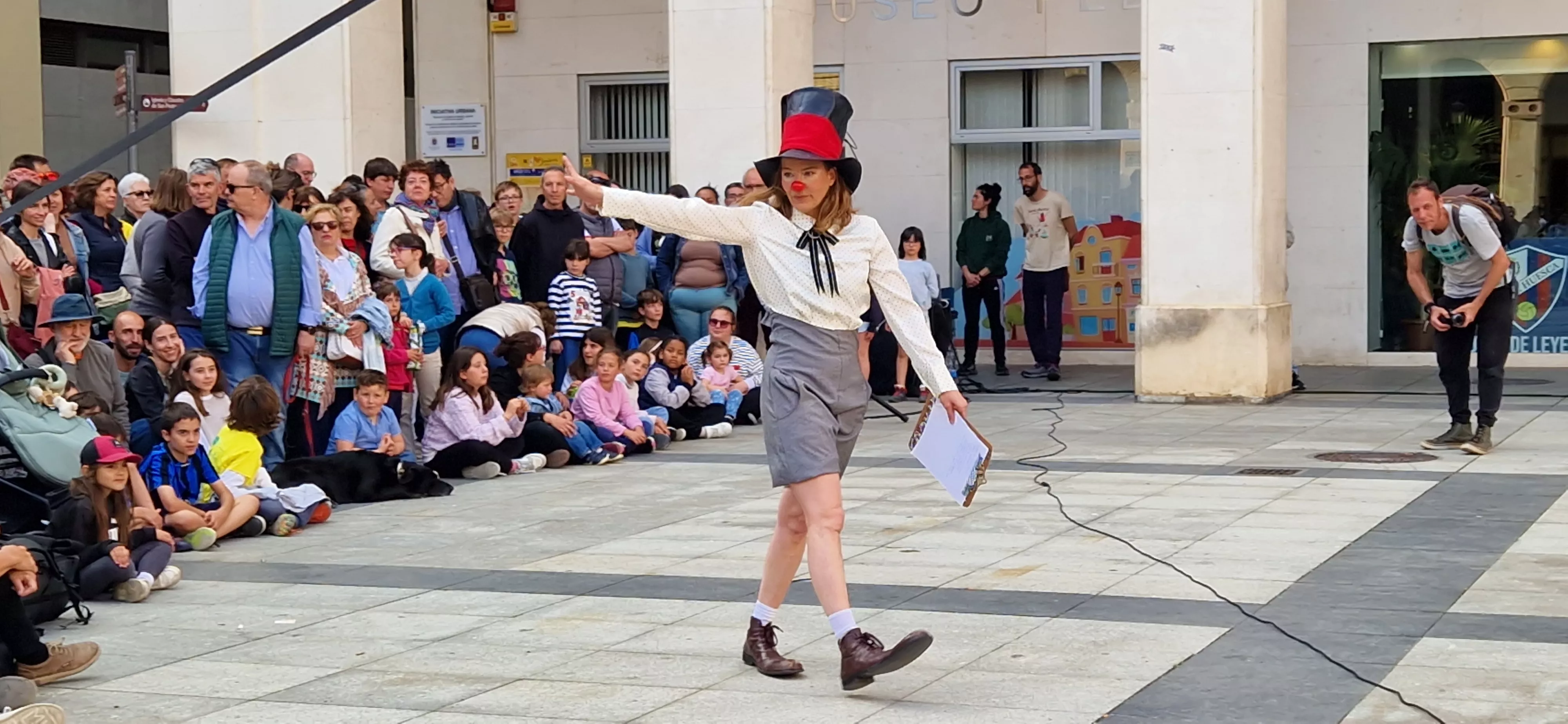 Festival de circo “Caminando por las nubes” en la plaza López Allué de Huesca. Foto Myriam Martínez
