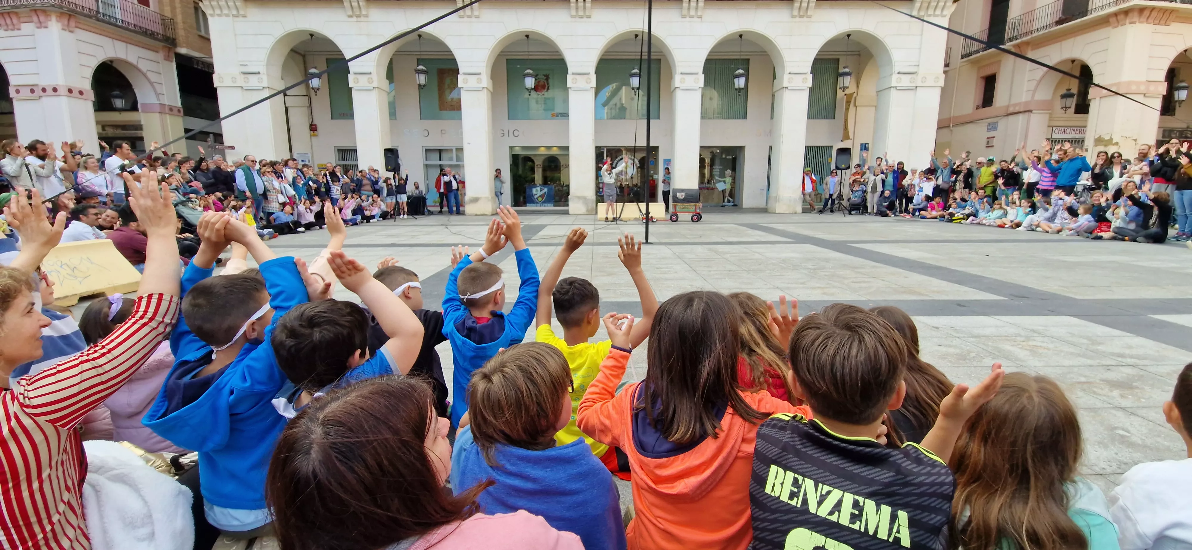 Festival de circo “Caminando por las nubes” en la plaza López Allué de Huesca. Foto Myriam Martínez