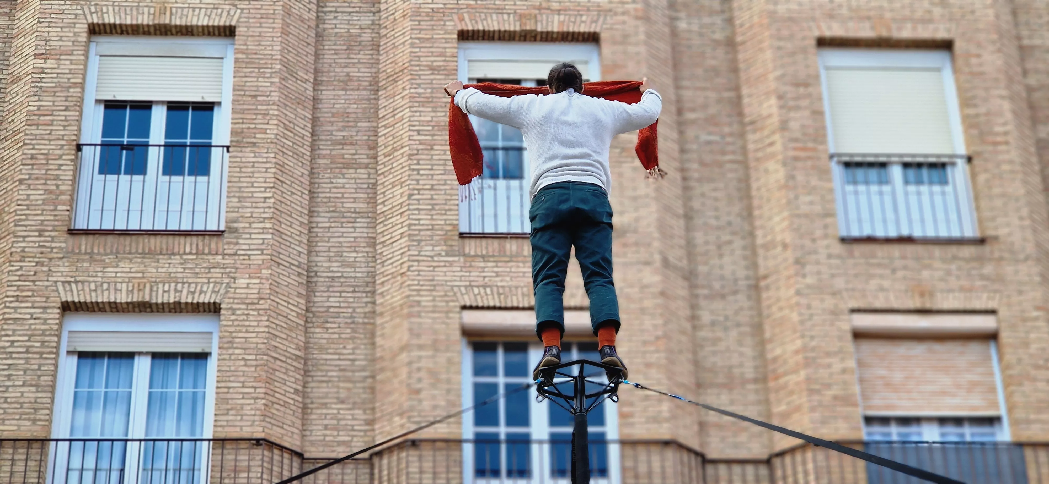 Festival de circo “Caminando por las nubes” en la plaza López Allué de Huesca. Foto Myriam Martínez