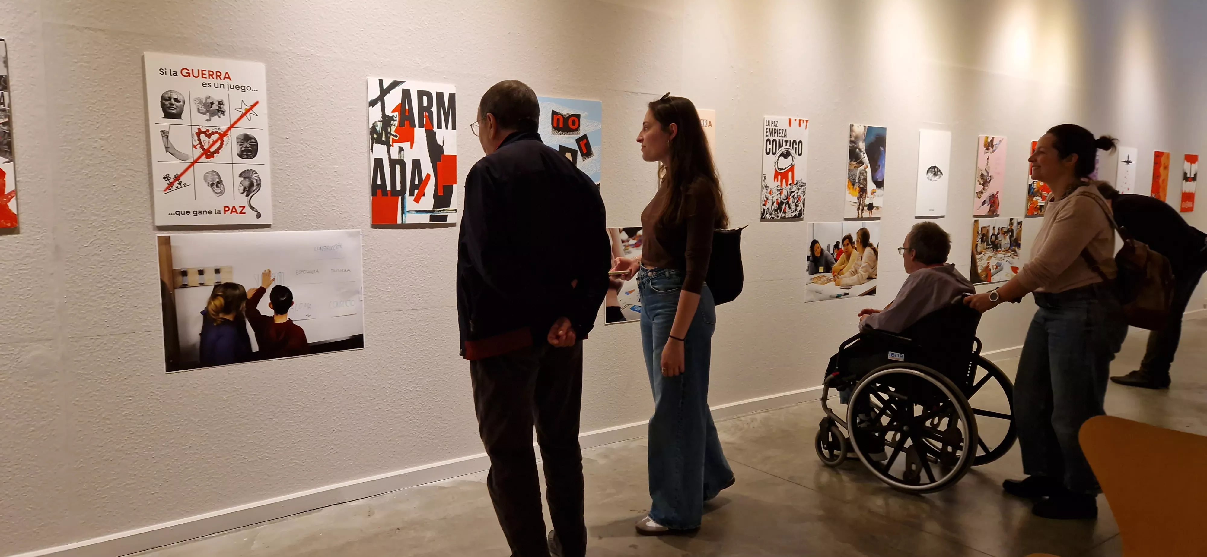  Inauguración de la exposición “Diseño activista por la paz” de Diversario 2025. Foto Myriam Martínez 