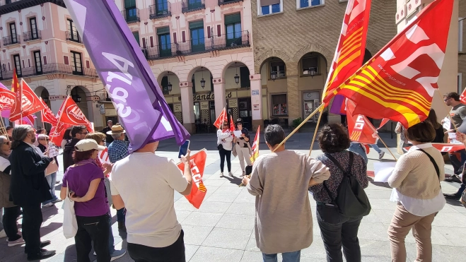Lectura del manifiesto en el Día de la Seguridad en el Trabajo.