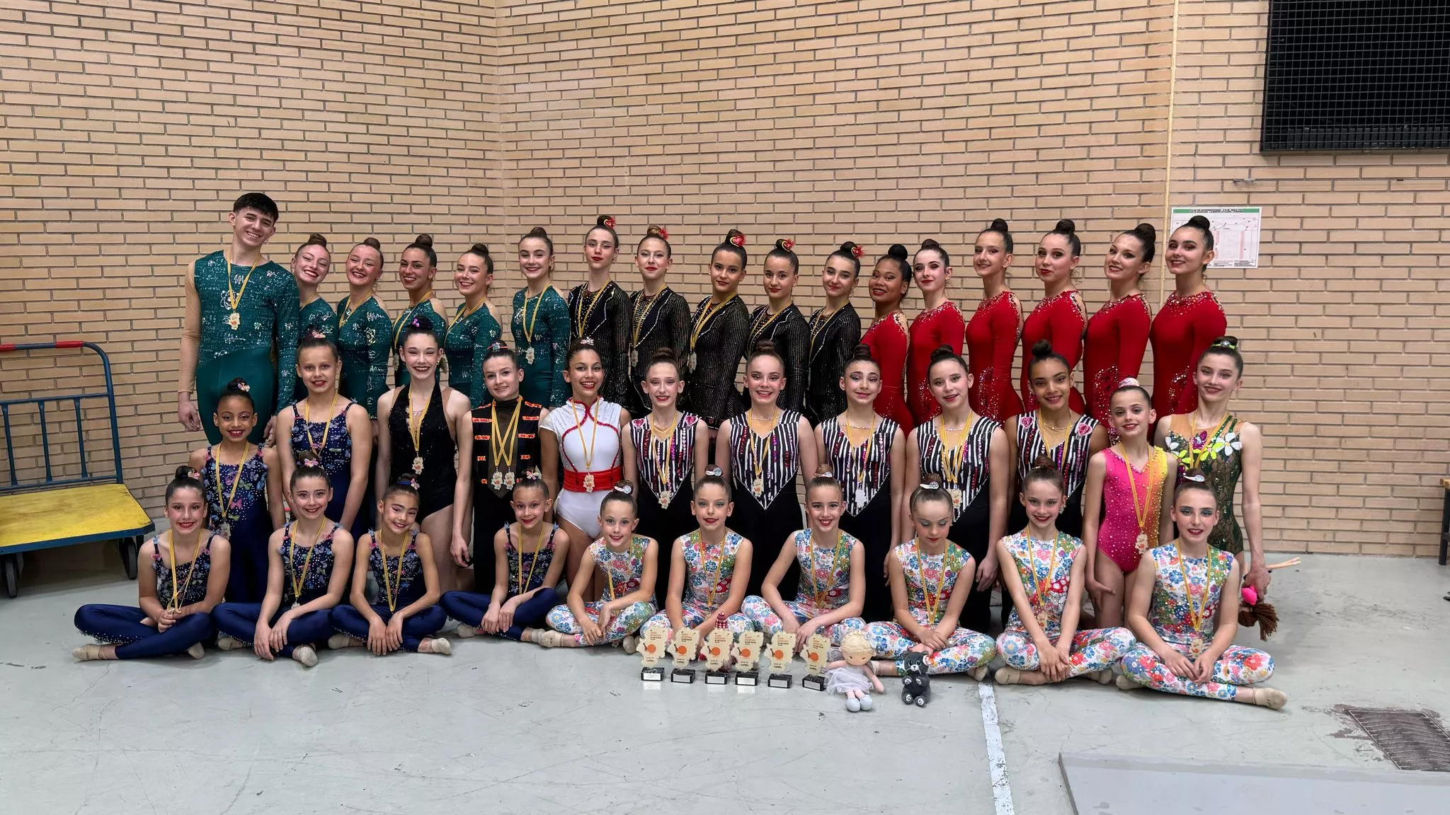 Gimnastas del Club 90. Foto: FAG