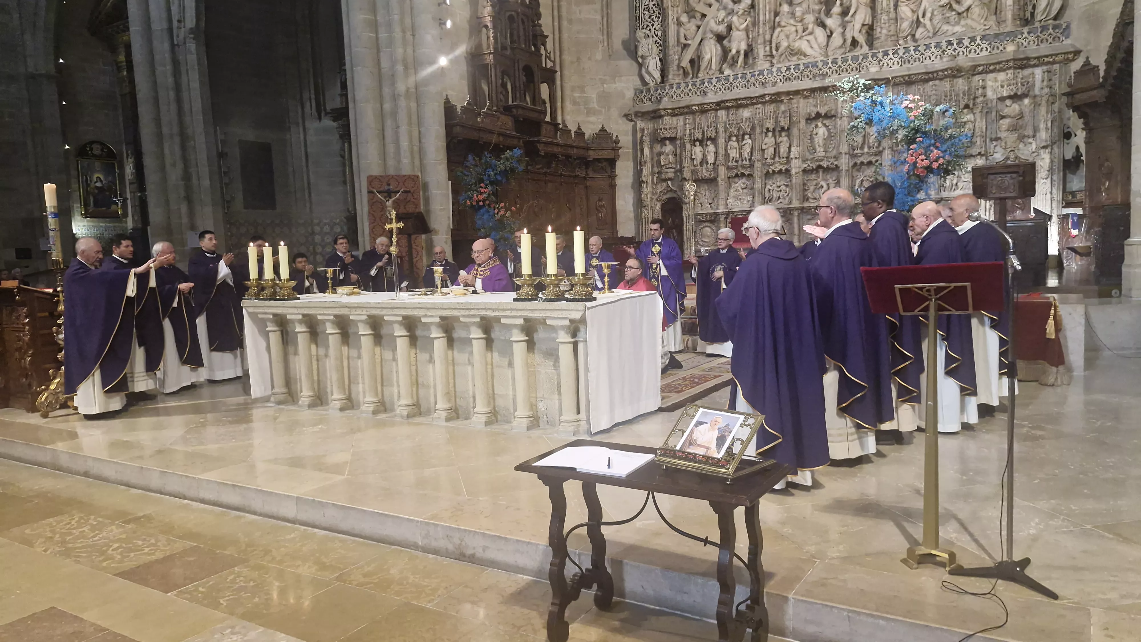 Misa Funeral por el Papa Francisco en la Catedral de Huesca