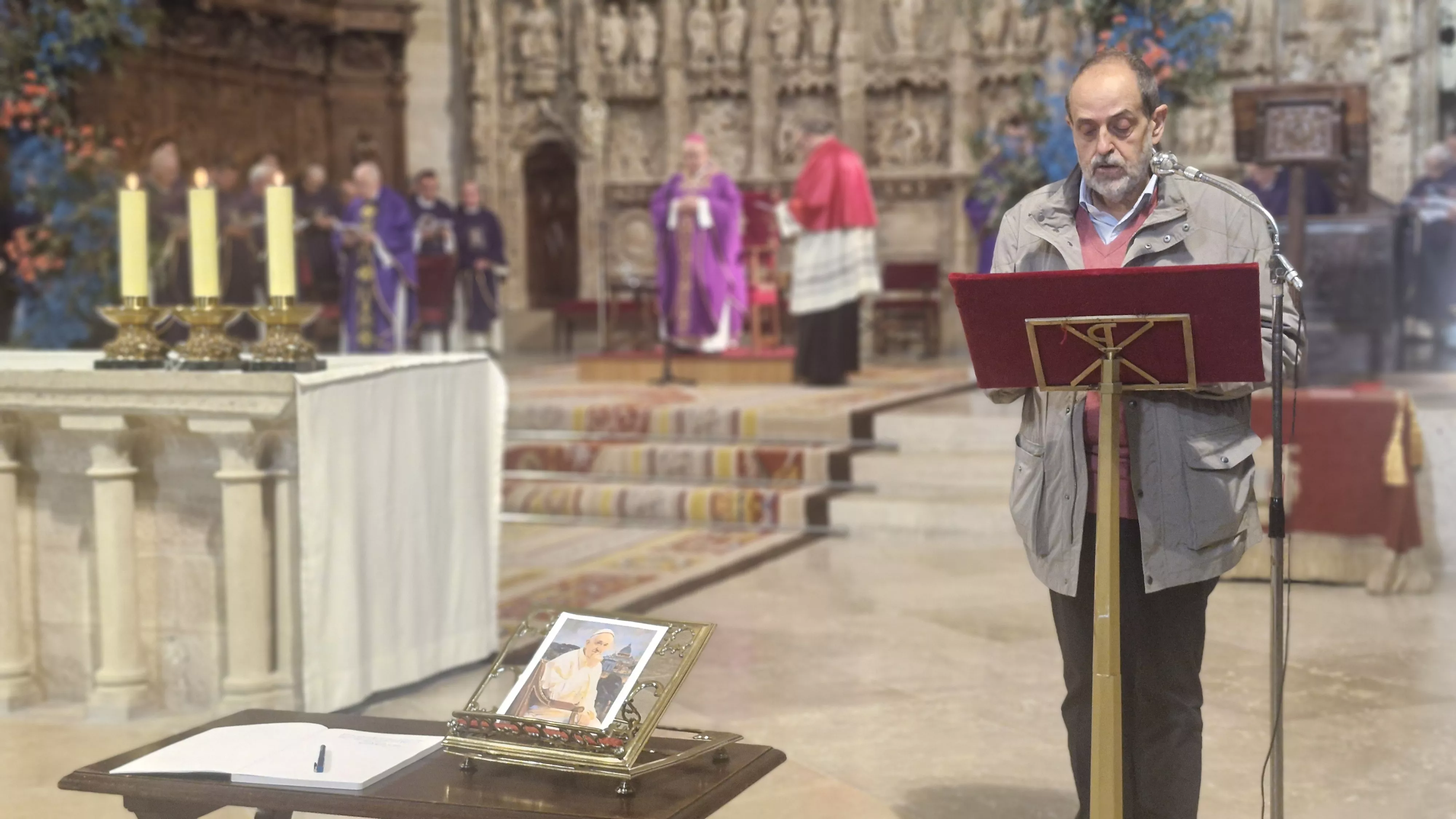 Misa Funeral por el Papa Francisco en la Catedral de Huesca