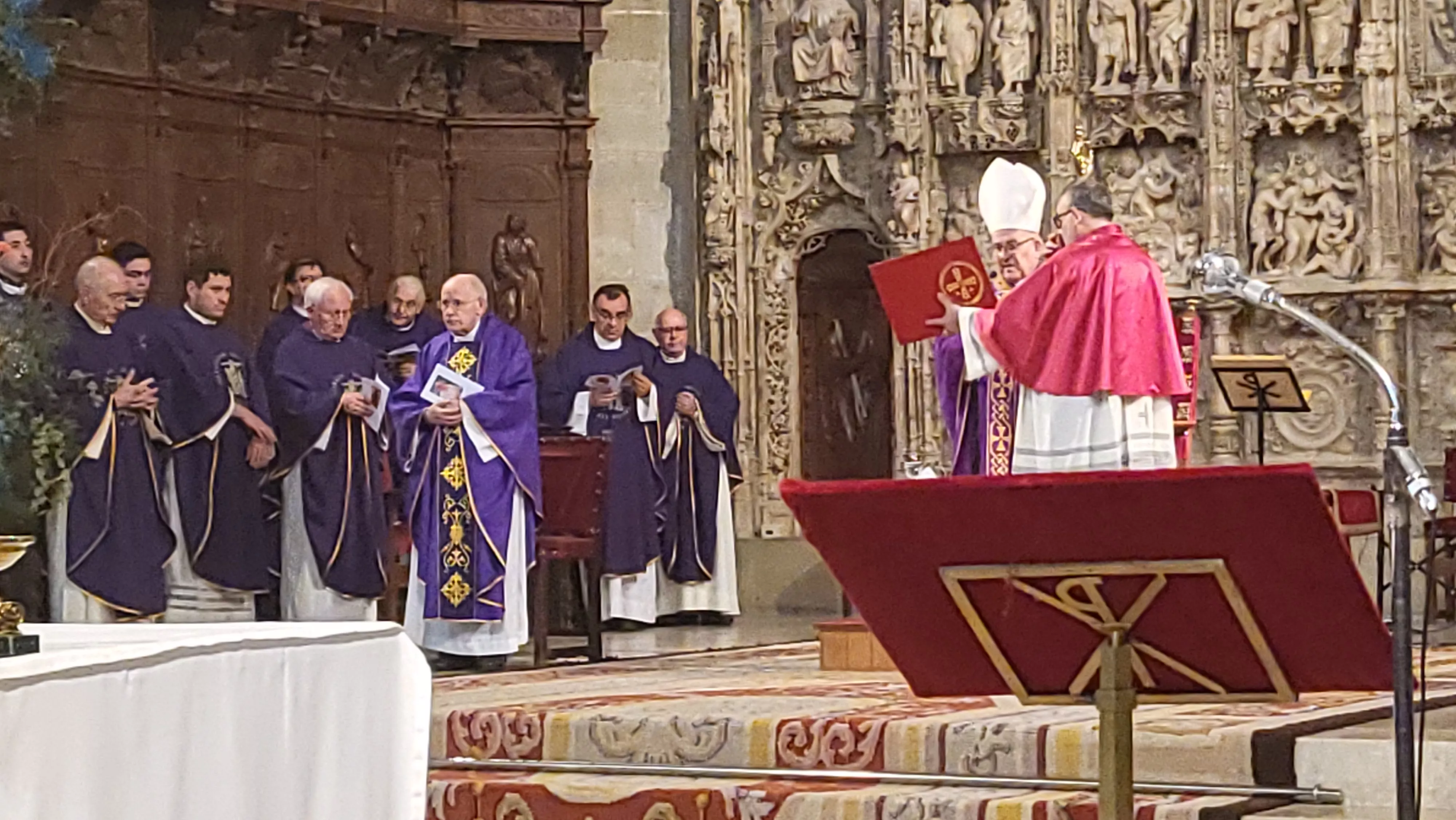 Misa Funeral por el Papa Francisco en la Catedral de Huesca