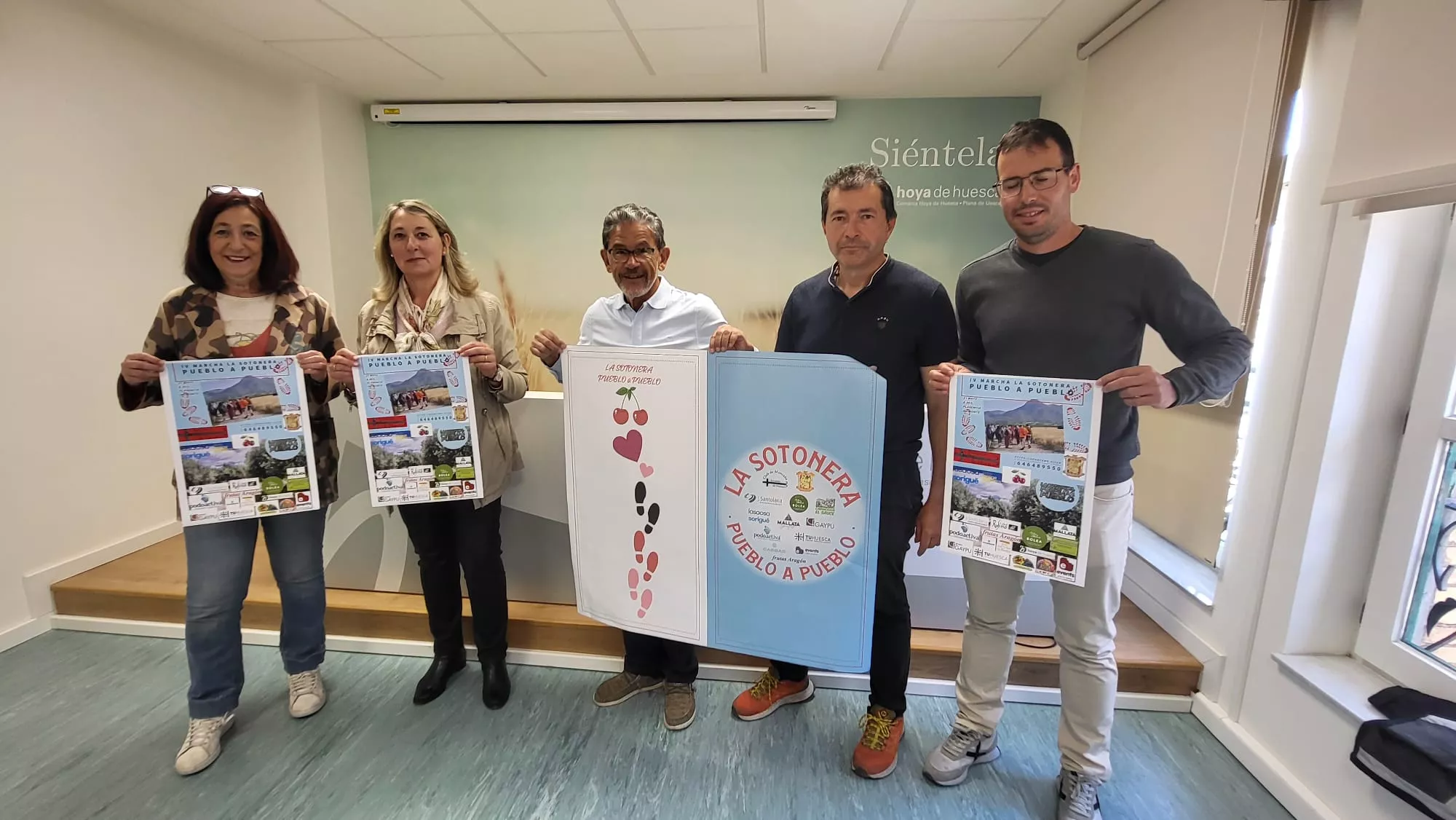 Susana Magán, Pilar Grasa, Antonio Rico, Javier Cruchaga e Iván Jaime en la presentación de la IV Marcha La Sotonera Pueblo a Pueblo