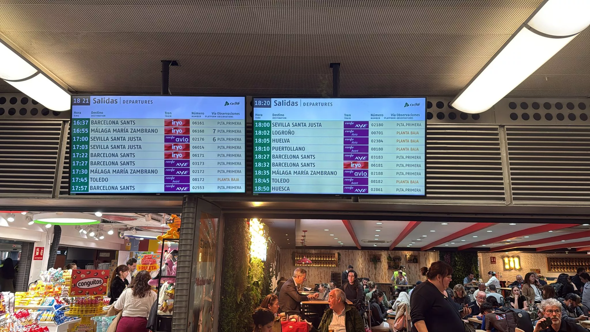 Paneles de comunicación en Atocha