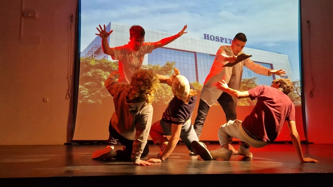 Alumnado de Ciencias de la Actividad Física y el Deporte representando los ODS. Foto Myriam Martínez Alumnado de Ciencias de la Actividad Física y el Deporte representando los ODS. Foto Myriam Martínez