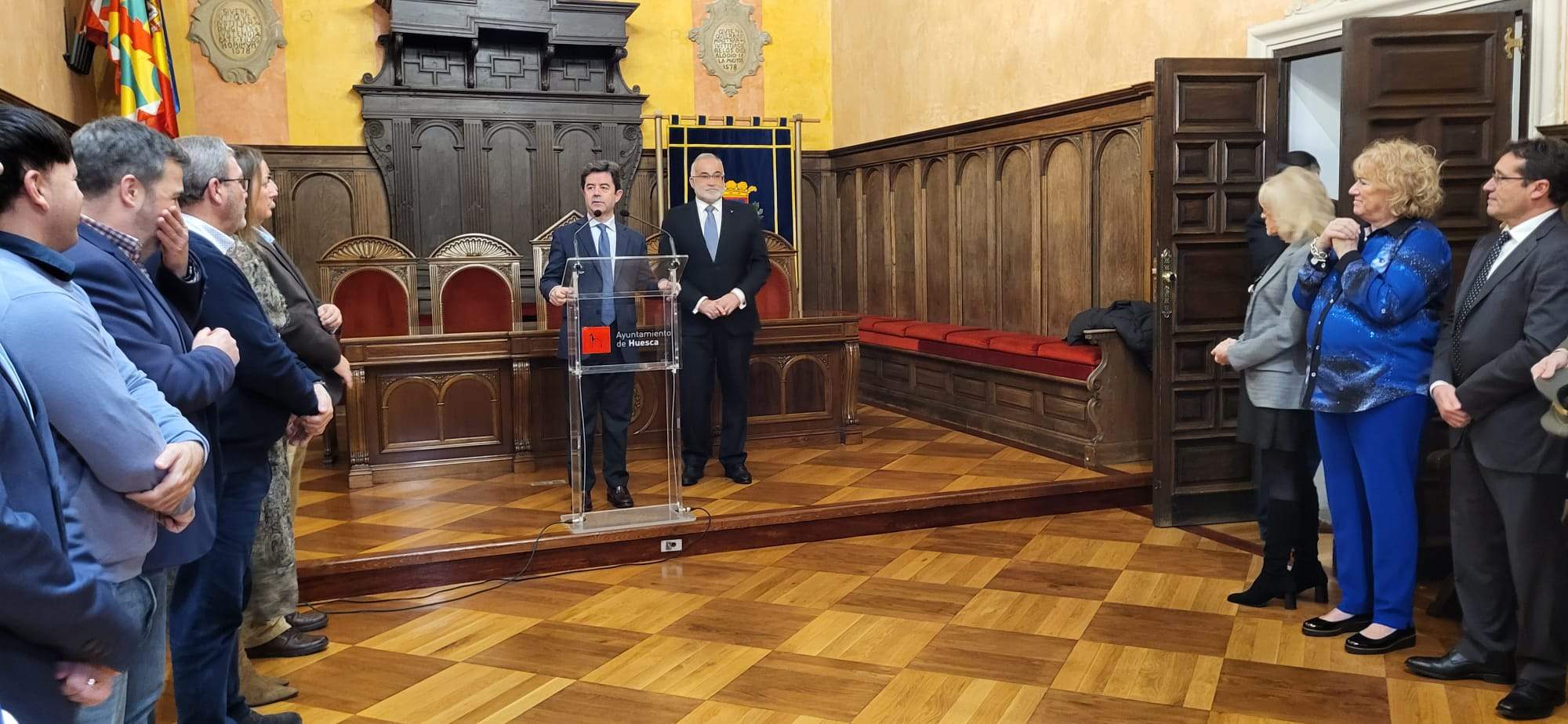 Acto institucional en el Ayuntamiento de Huesca en homenaje a la figura del Justicia de Aragón