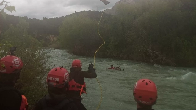 Actividad de formación de Open Arms y UR Rescate en el río Gállego. Actividad de formación de Open Arms y UR Rescate en el río Gállego.