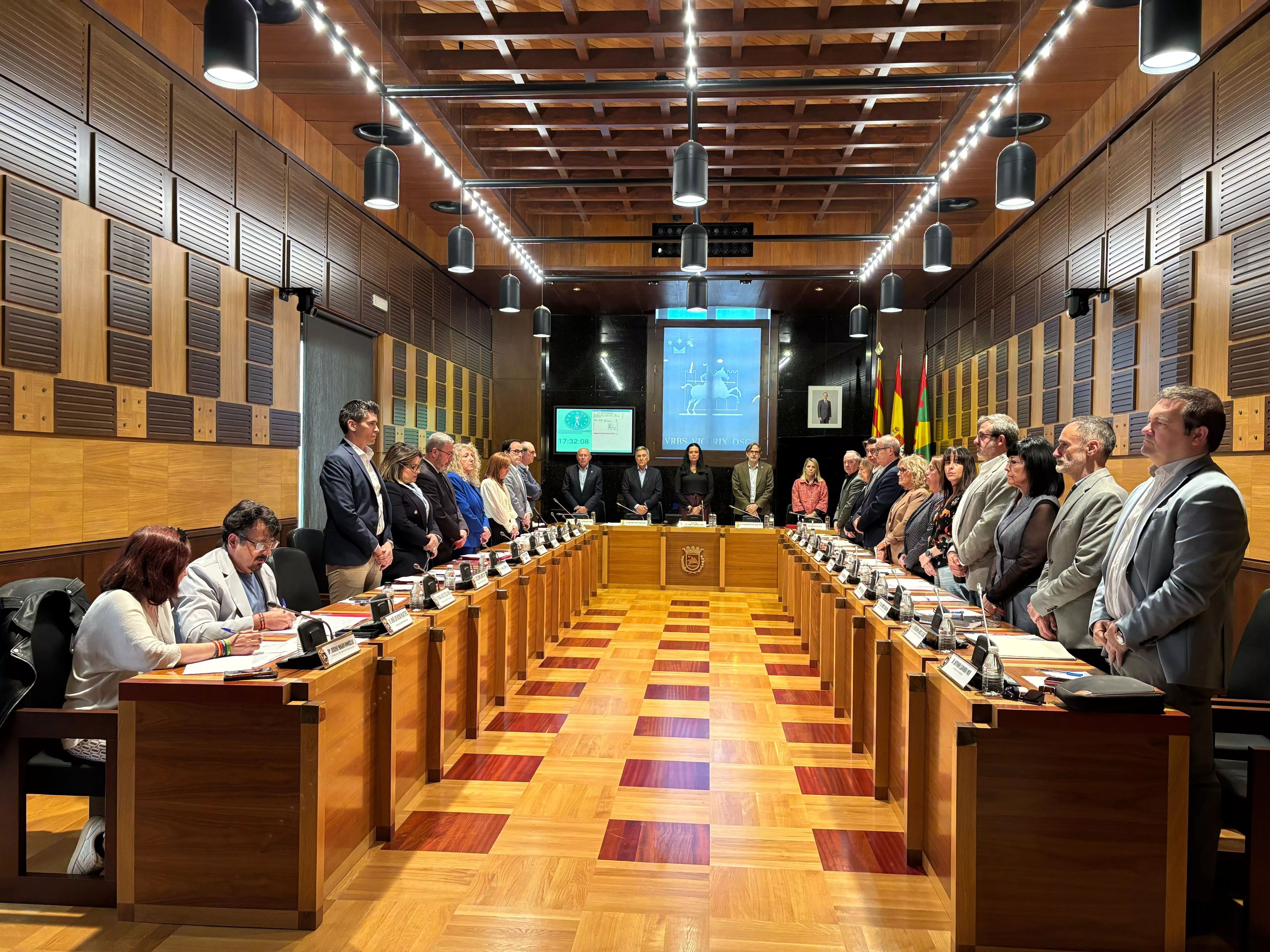 El PSOE recrimina a la alcaldesa que no quiera recuperar el minuto de silencio por violencia machista previo a los plenos.
