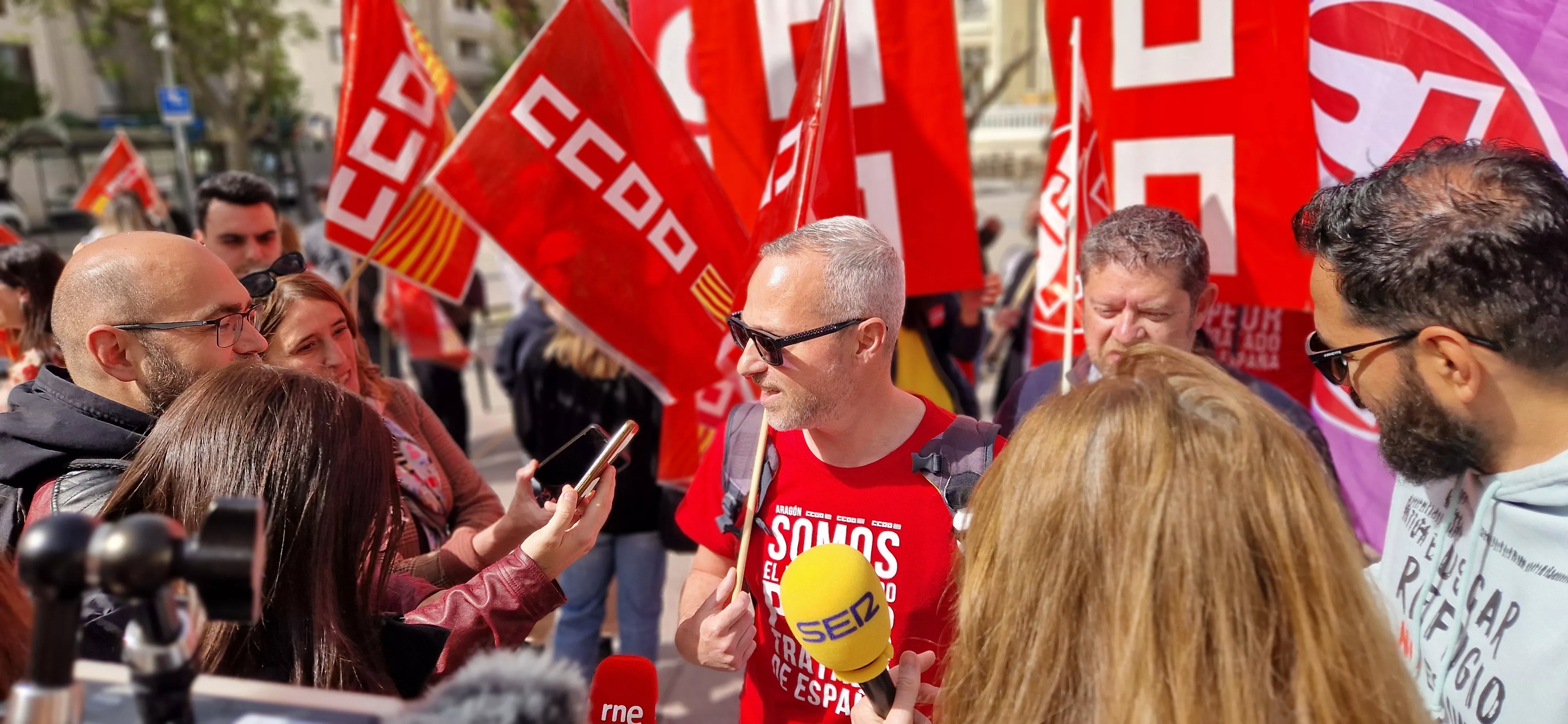 1º de Mayo: Imágenes del Día del Trabajo celebrado en Huesca por CCOO y UGT. Foto Myriam Martínez