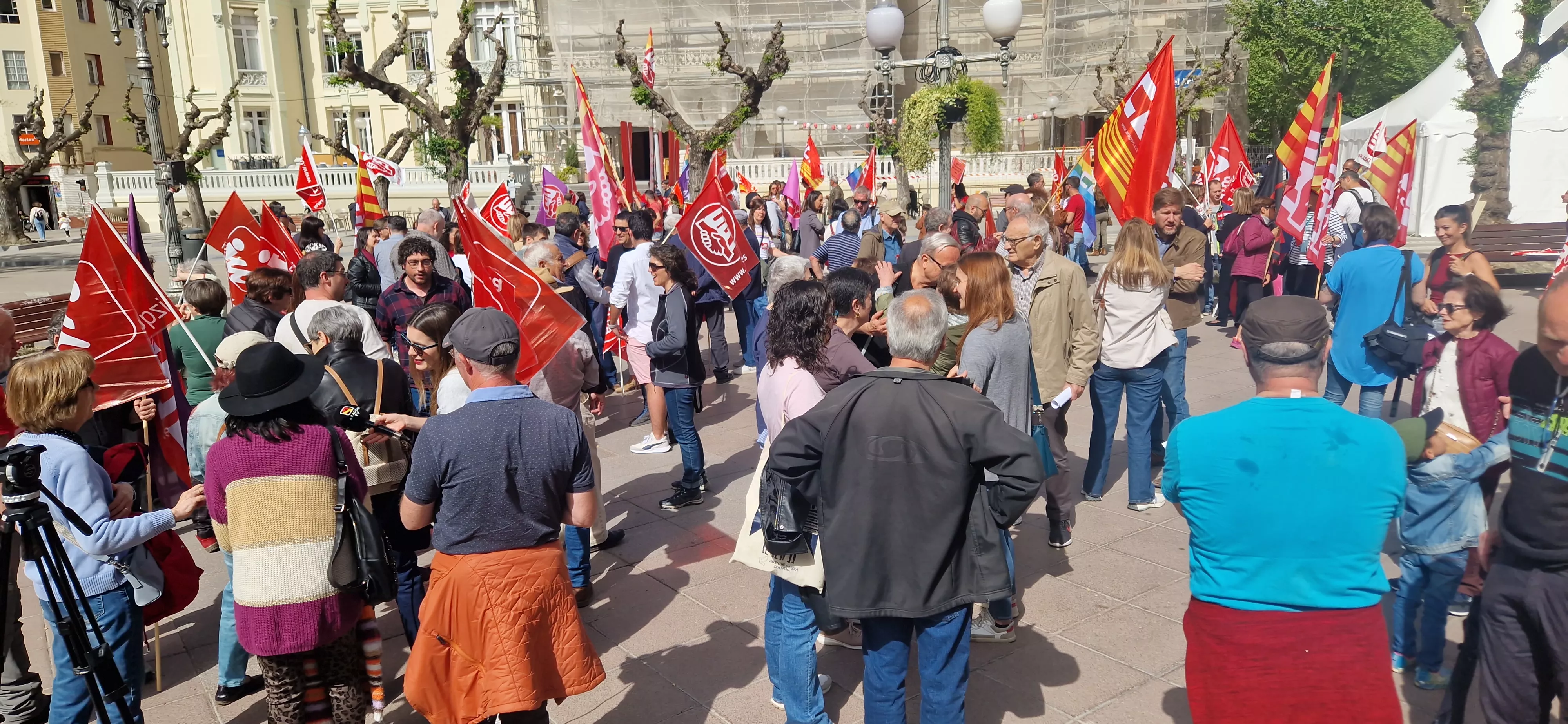 1º de Mayo: Imágenes del Día del Trabajo celebrado en Huesca por CCOO y UGT. Foto Myriam Martínez