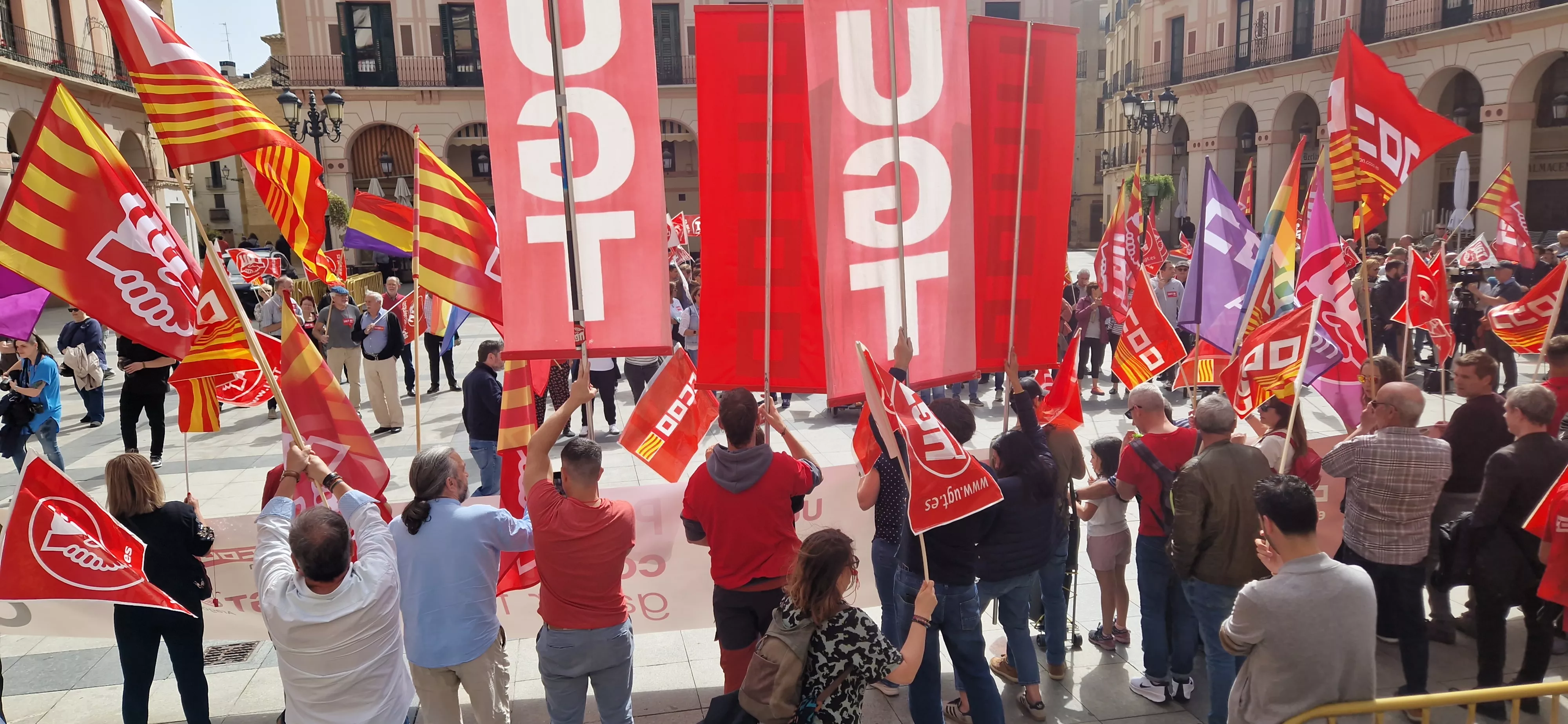 1º de Mayo: Imágenes del Día del Trabajo celebrado en Huesca por CCOO y UGT. Foto Myriam Martínez