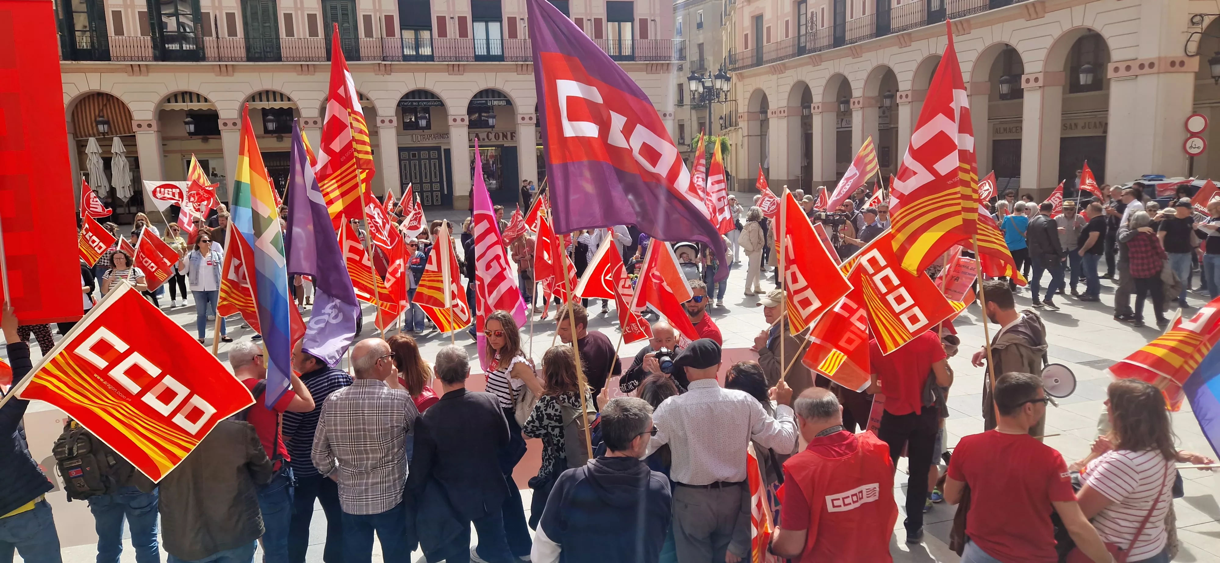 1º de Mayo: Imágenes del Día del Trabajo celebrado en Huesca por CCOO y UGT. Foto Myriam Martínez